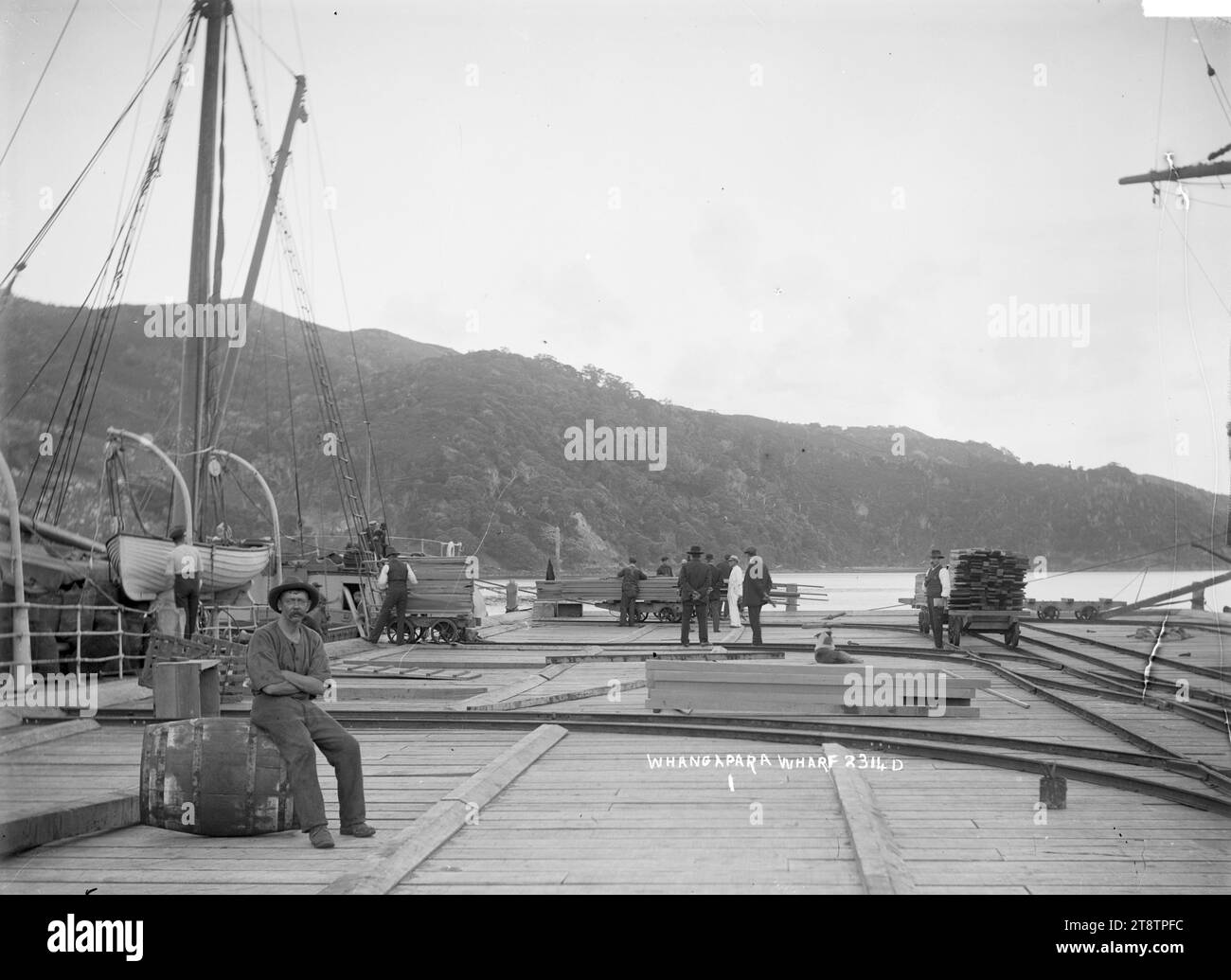 whangaparapara-wharf-hi-res-stock-photography-and-images-alamy