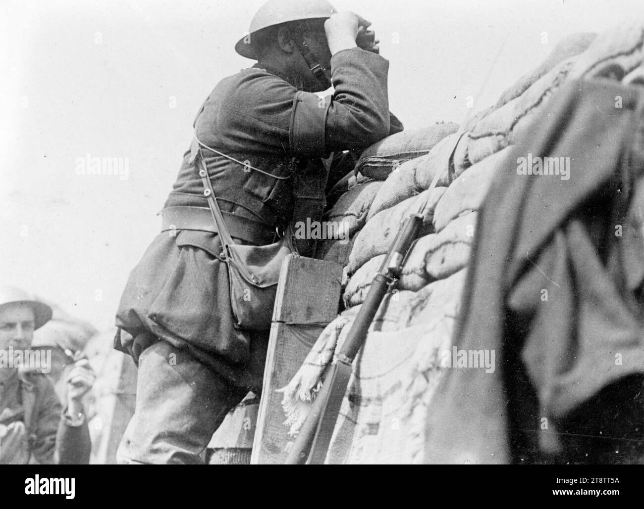 Major General Russell addressing the troops during World War I, The New Zealand Commander, Major-General Russell, addressing New Zealand troops from his horse during World War I. Photograph taken 1917 Stock Photo