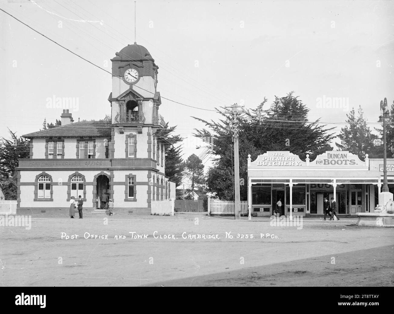 Post Office and town clock at Cambridge, circa 1913-1915, View of the