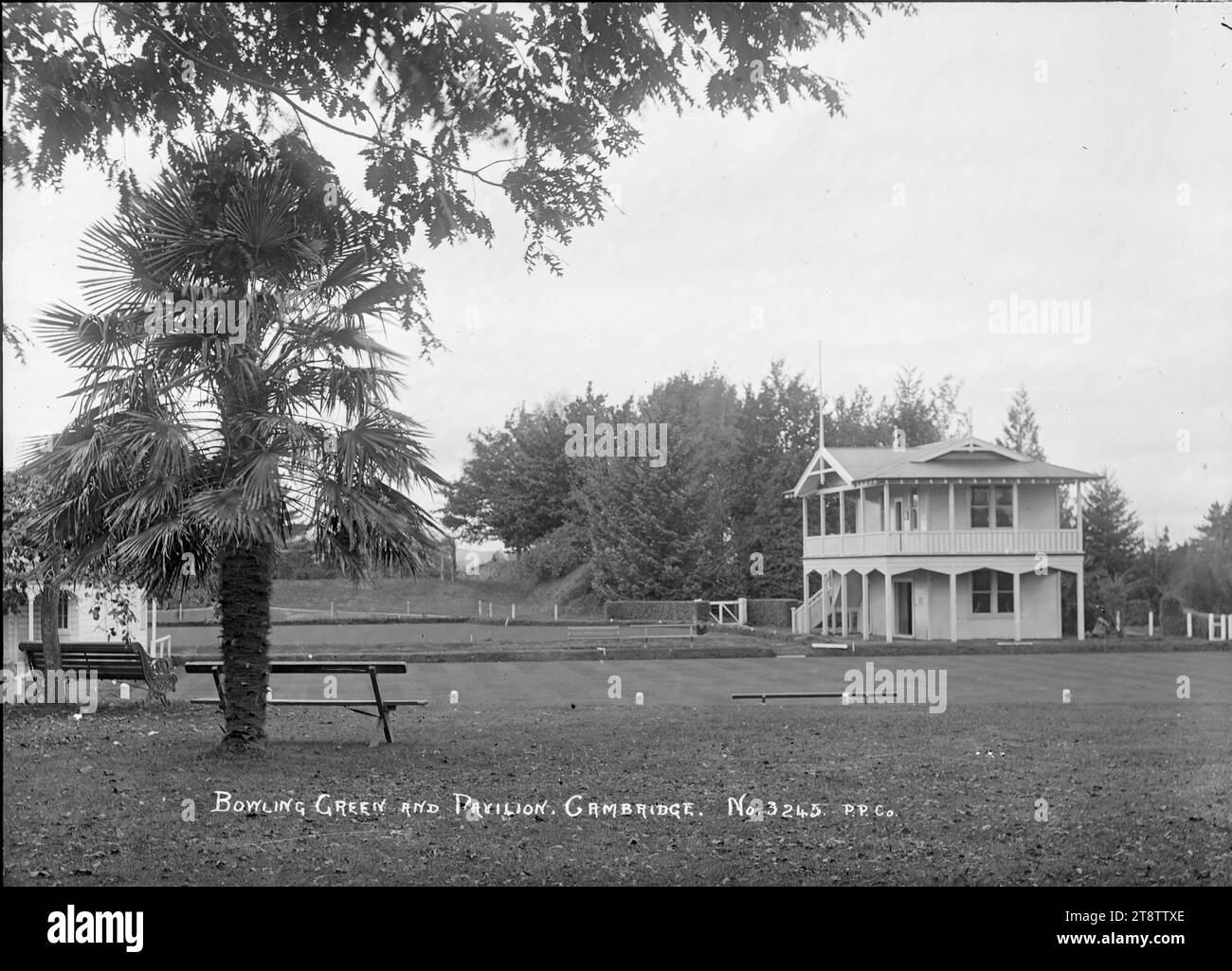 Bowling green and pavilion at Cambridge, circa 1920s, Cambridge bowling