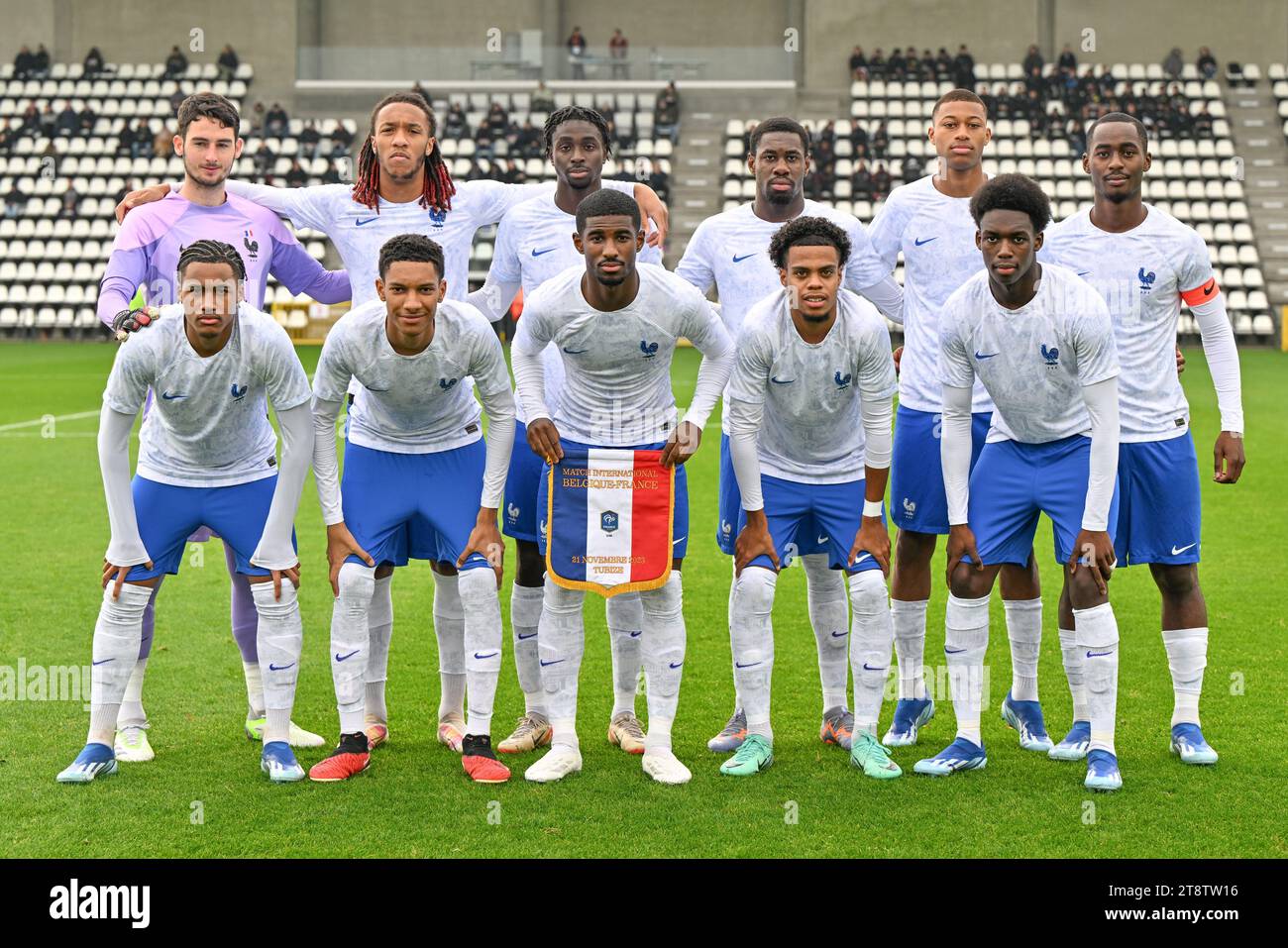 Tubize, Belgium. 21st Nov, 2023. players of France with goalkeeper Mathieu PATOUILLET (1) of France, Brahim TRAORE (5) of France, Joseph NDUQUIDI (11) of France, Rudy KOHON (4) of France, Malamine EFEKELE (7) of France, Yoan KORE (15) of France, Wilson ODEBERT (8) of France, Edan DIOP (6) of France Mohamed-Ali CHO (19) of France, Therence KOUDOU (20) of France and Diabe BOLUMBU (3) of France pose for a team photo during a friendly soccer game between the national under 20 teams of Belgium and France on Tuesday 21 November 2023 in Tubize, Belgium . Credit: sportpix/Alamy Live News Stock Photo