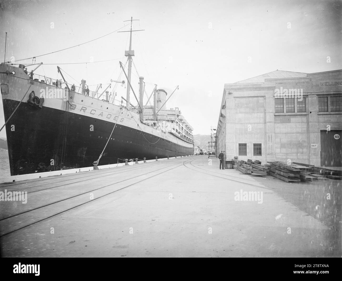 The ship Orcades berthed in Wellington, New Zealand Harbour, ca 1940s Stock Photo
