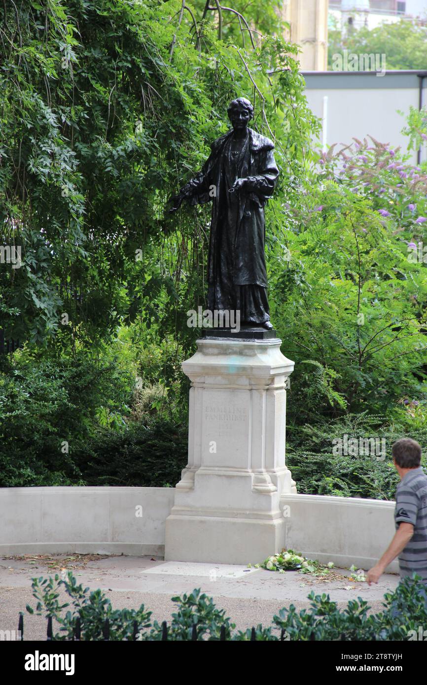 London Statue of Emmeline Pankhurst, London, England, UK Stock Photo