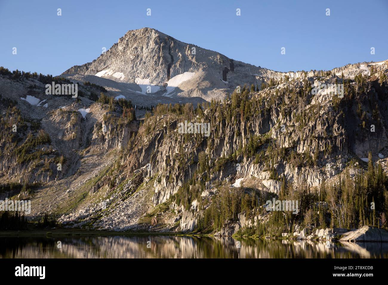OR02662-00....OREGON - Mirror Lake and Eagle Cap mountain, Eagle Cap Wilderness, Wallowa-Whitman National Forest. Stock Photo