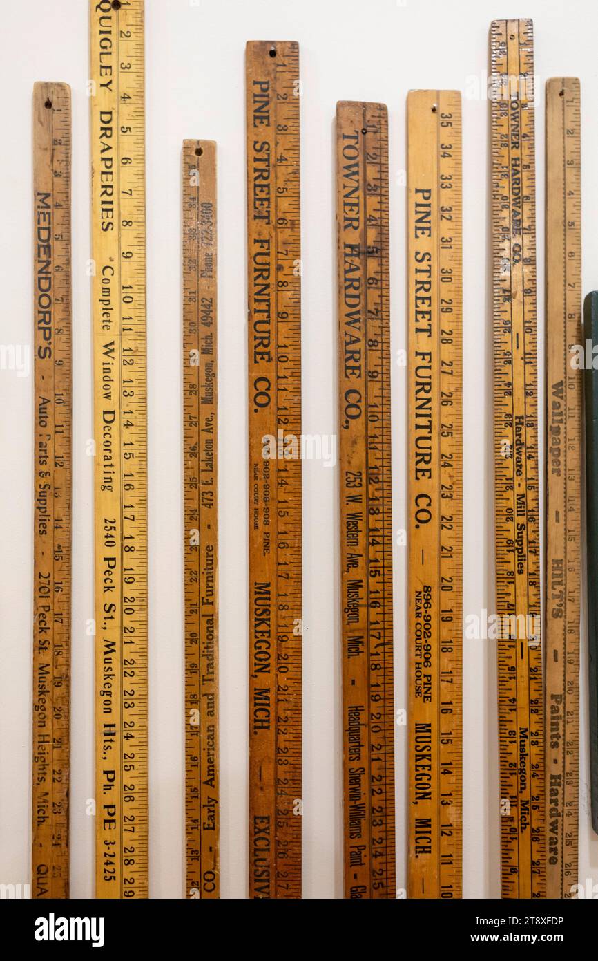 Wood yardstick hi-res stock photography and images - Alamy