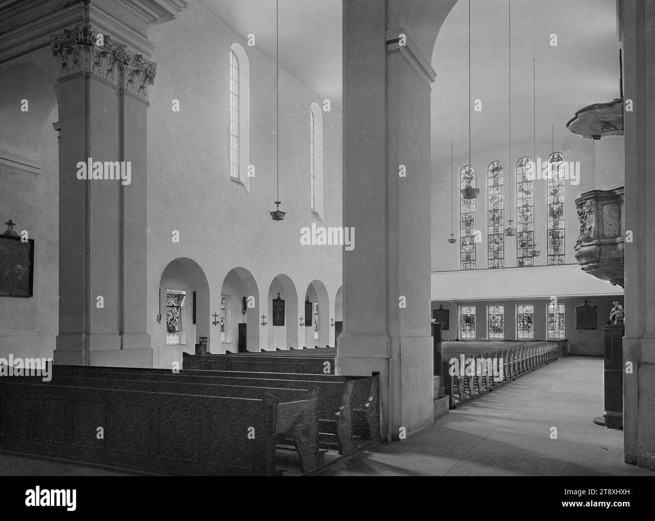 Parish Church of St. Gertrud (18th, Währinger Strasse 95), interior view, Martin Gerlach Jr. (1879-1944), photographer, Karl Holey (1879-1955), architect, dated c. 1934-1936, glass, negative, height 17.8 cm, width 23.8 cm, architecture, 18th district: Währing, church interior, Währinger Parish Church of St. Gertrud, interior  depiction of a building, The Vienna Collection Stock Photo
