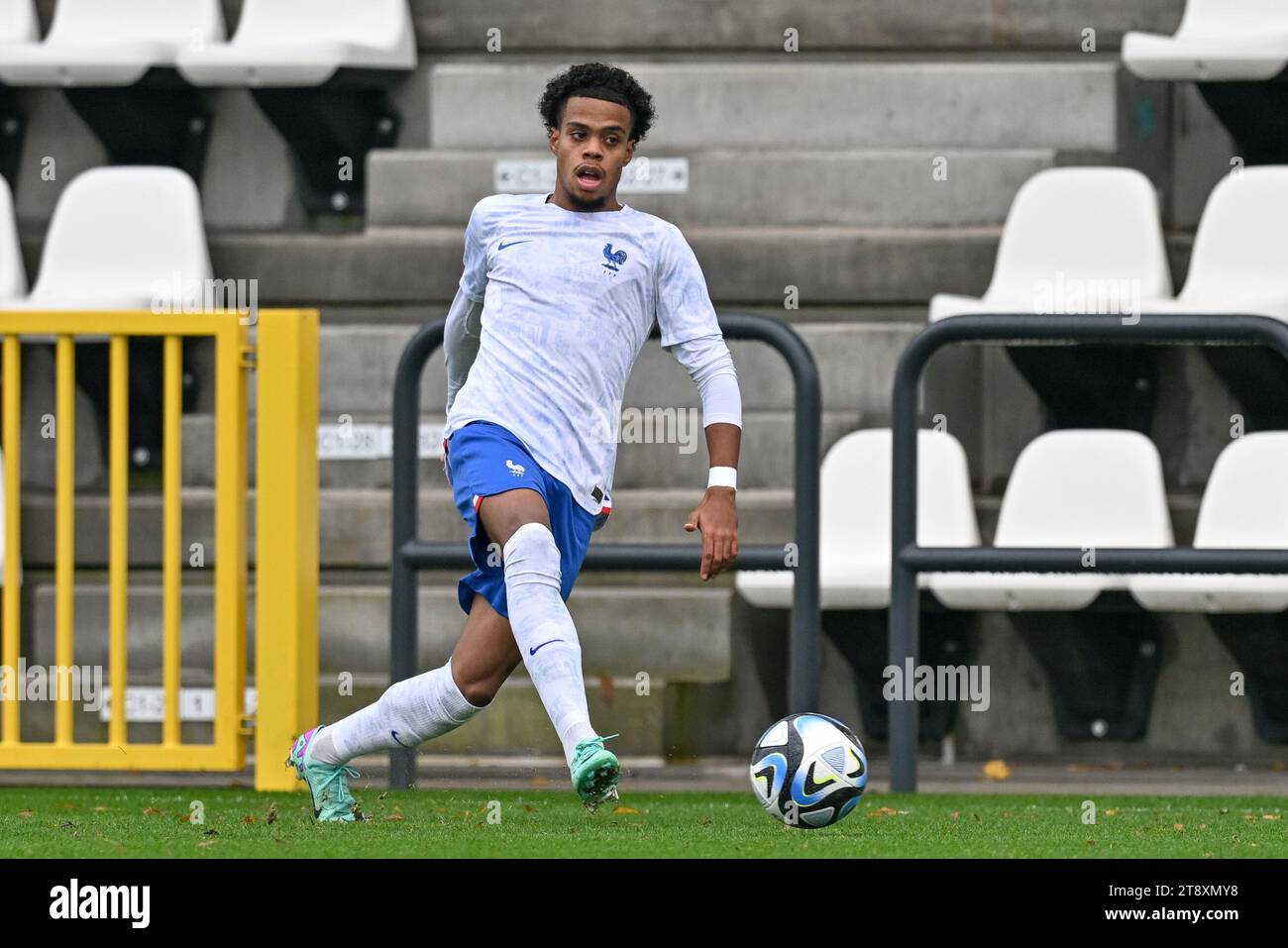 Tubize, Belgium. 21st Nov, 2023. Therence KOUDOU (20) of France pictured during a friendly soccer game between the national under 20 teams of Belgium and France on Tuesday 21 November 2023 in Tubize, Belgium . Credit: sportpix/Alamy Live News Stock Photo