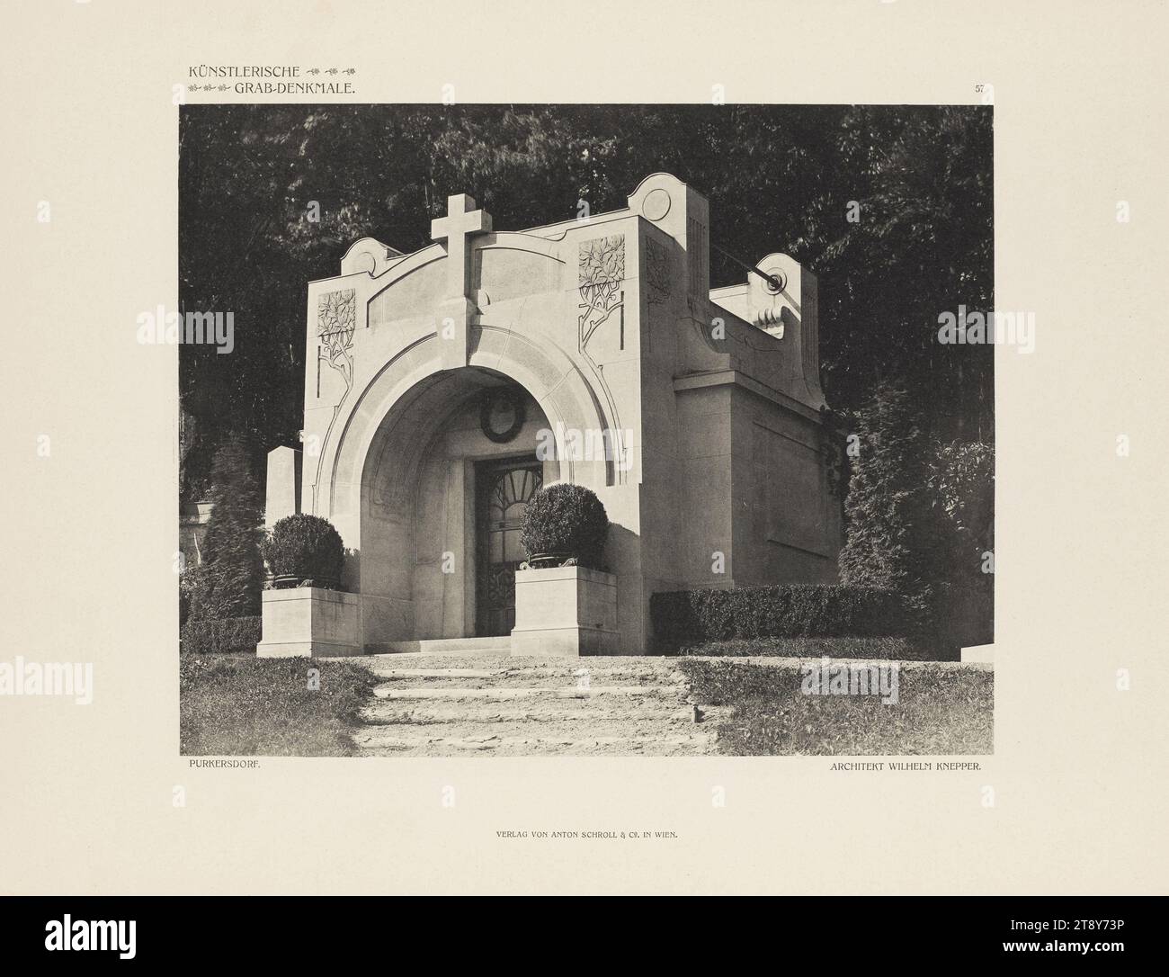 Purkersdorf, Mausoleum Joppich, architect Wilhelm Knepper (sheet no. 57 from: Artistic funerary monuments. Modern architecture & sculpture of cemeteries and churches in Austria-Hungary, series 2, Anton Schroll & Co., Vienna), Anton Schroll & Co., publishing house, Date around 1910, paperboard, Collotype, sheet size 31×41 cm, Fine Arts, Disease and Death, grave-building, monumental tomb, sculpture, grave, tomb, The Vienna Collection Stock Photo
