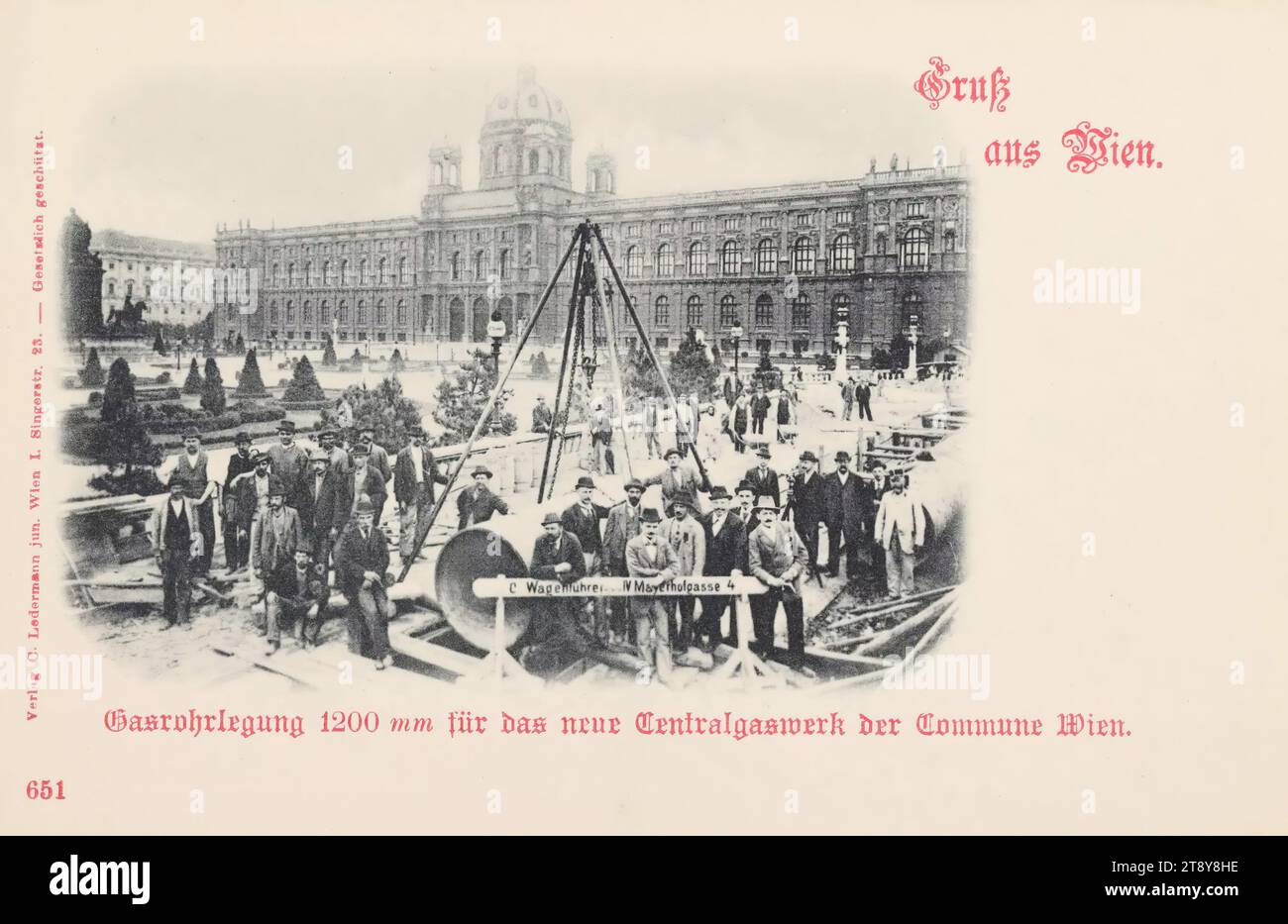 1, Maria-Theresien-Platz, gas pipe laying 1200 mm for the new Centralgaswerk of the Commune Vienna, picture postcard, Carl (Karl) Ledermann jun., manufacturer, date around 1898, cardboard, collotype, Ringstraße, attractions, supply, workers, 1st district: Innere Stadt, museum, square, place, circus, etc., monument, statue, sculpture, The Vienna Collection Stock Photo