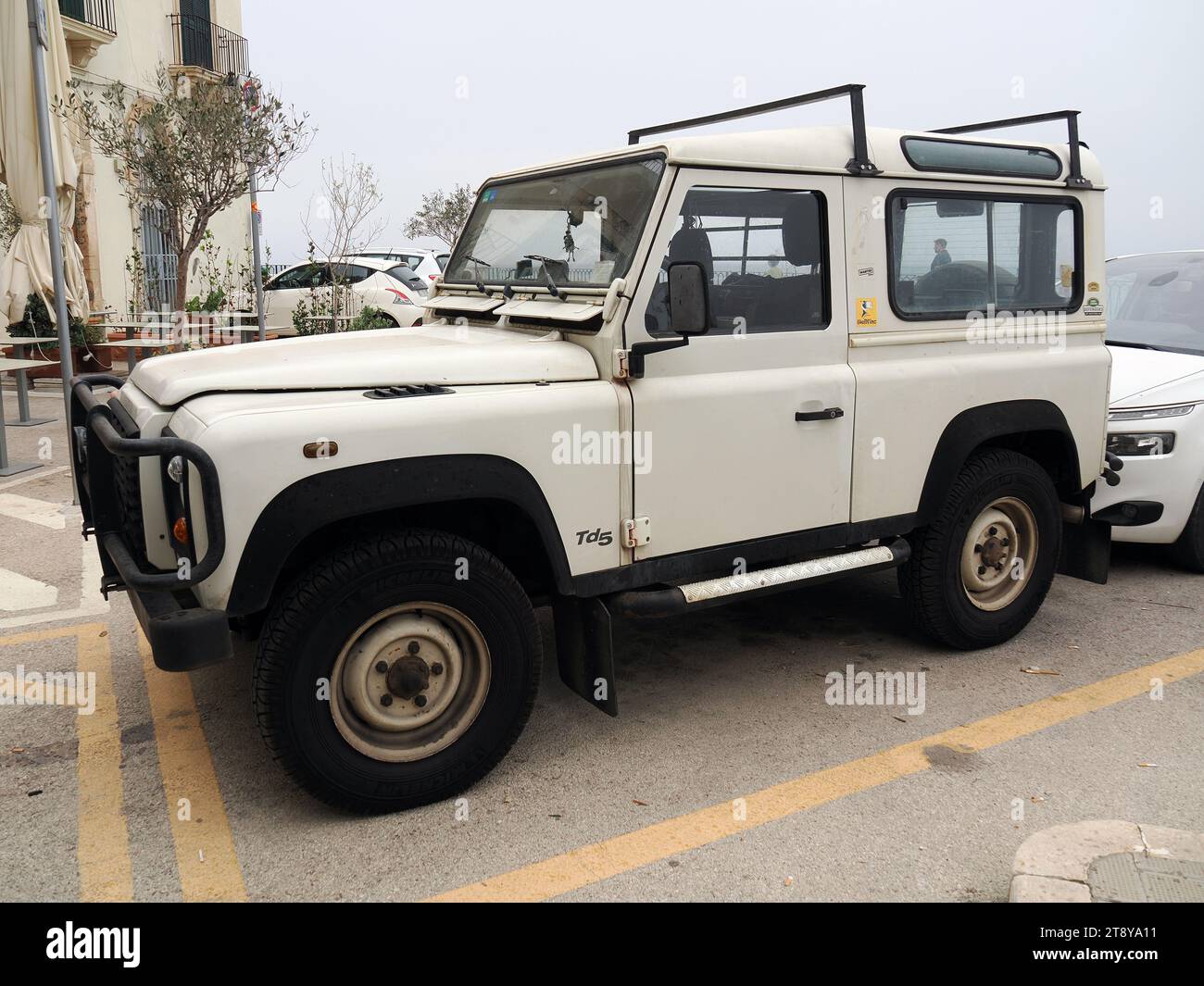 Land Rover Defender British offroad car, Ortigia, Ortygia, Siracusa