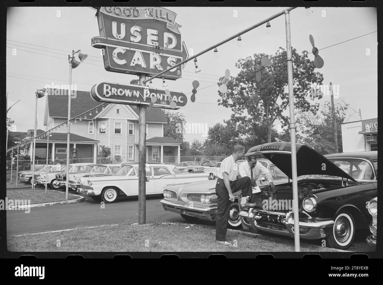 Car dealership Black and White Stock Photos & Images Alamy