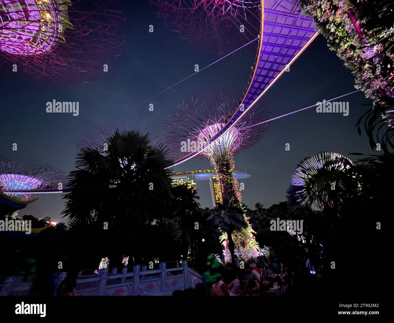 Singapur, Singapore. 02nd Oct, 2023. The Supertrees in the Gardens by