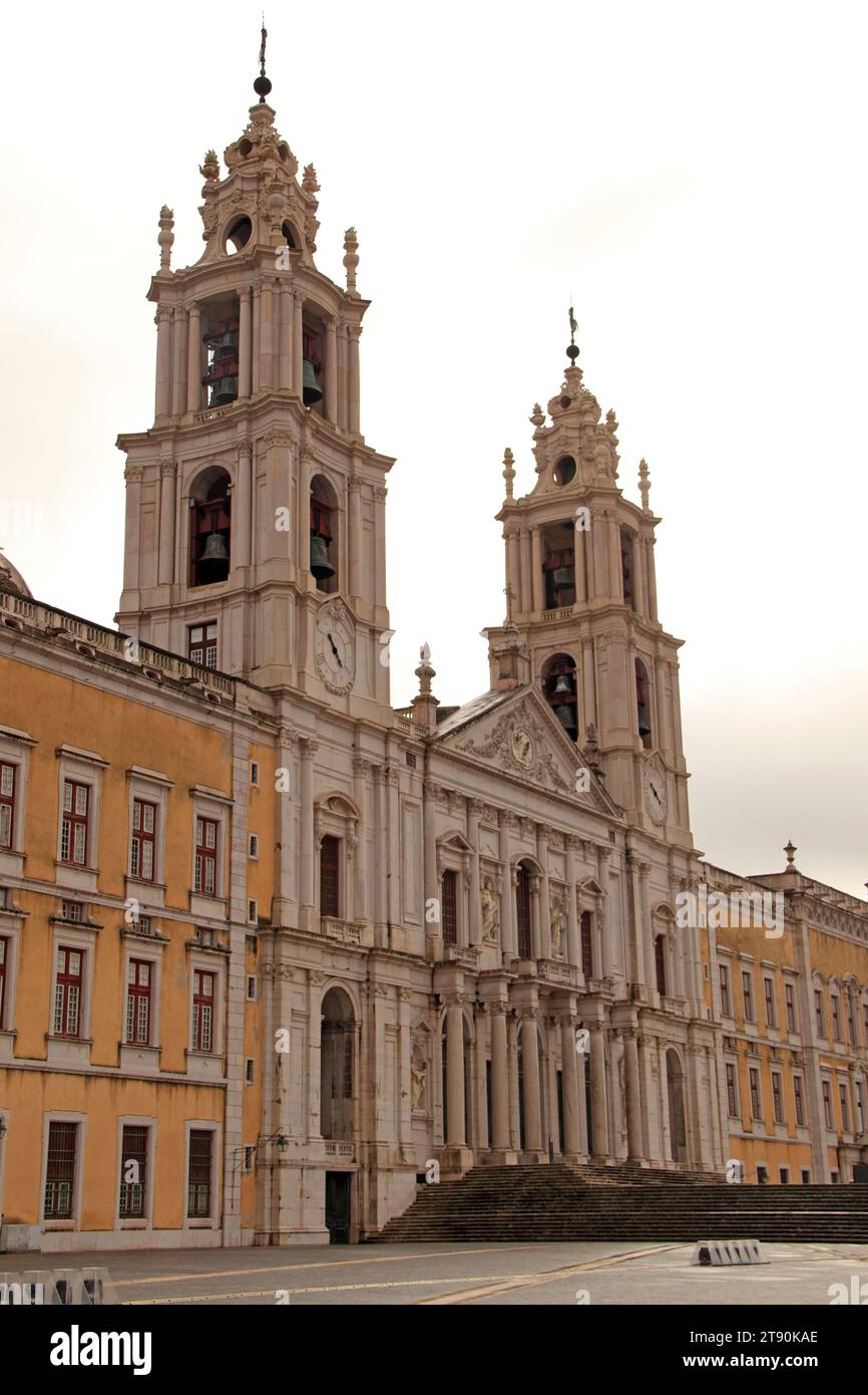 Mafra National Palace is a monumental Baroque and Neoclassical palace-monastery located in Mafra, Portugal, some 28 kilometers from Lisbon Stock Photo