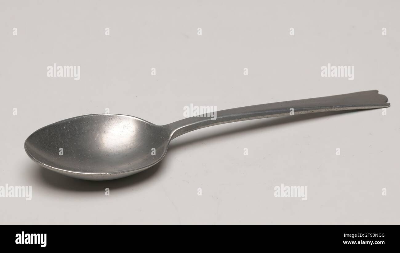 Spoon, one of a pair, 17th century, 7 1/8 x 2 x 1 in. (18.1 x 5.08 x 2.54 cm), Pewter, England, 17th century Stock Photo