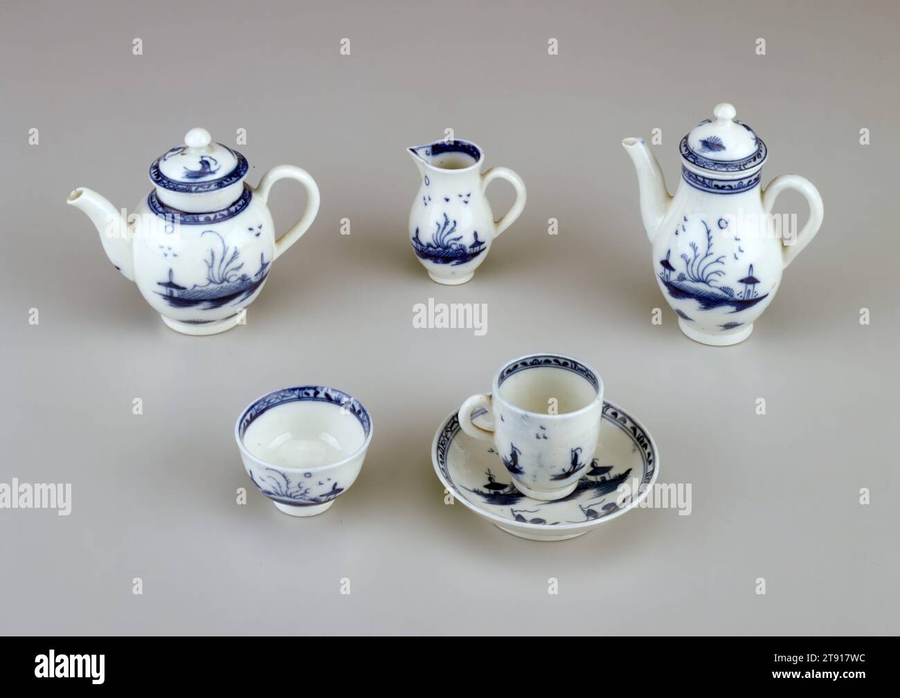 Tea bowl, from a child's tea set, in blue and white, c. 1780-1790, Caughley (Salopian) Works, 1 1/16 x 1 3/4 in. (2.7 x 4.45 cm), Pottery, England, 18th century Stock Photo
