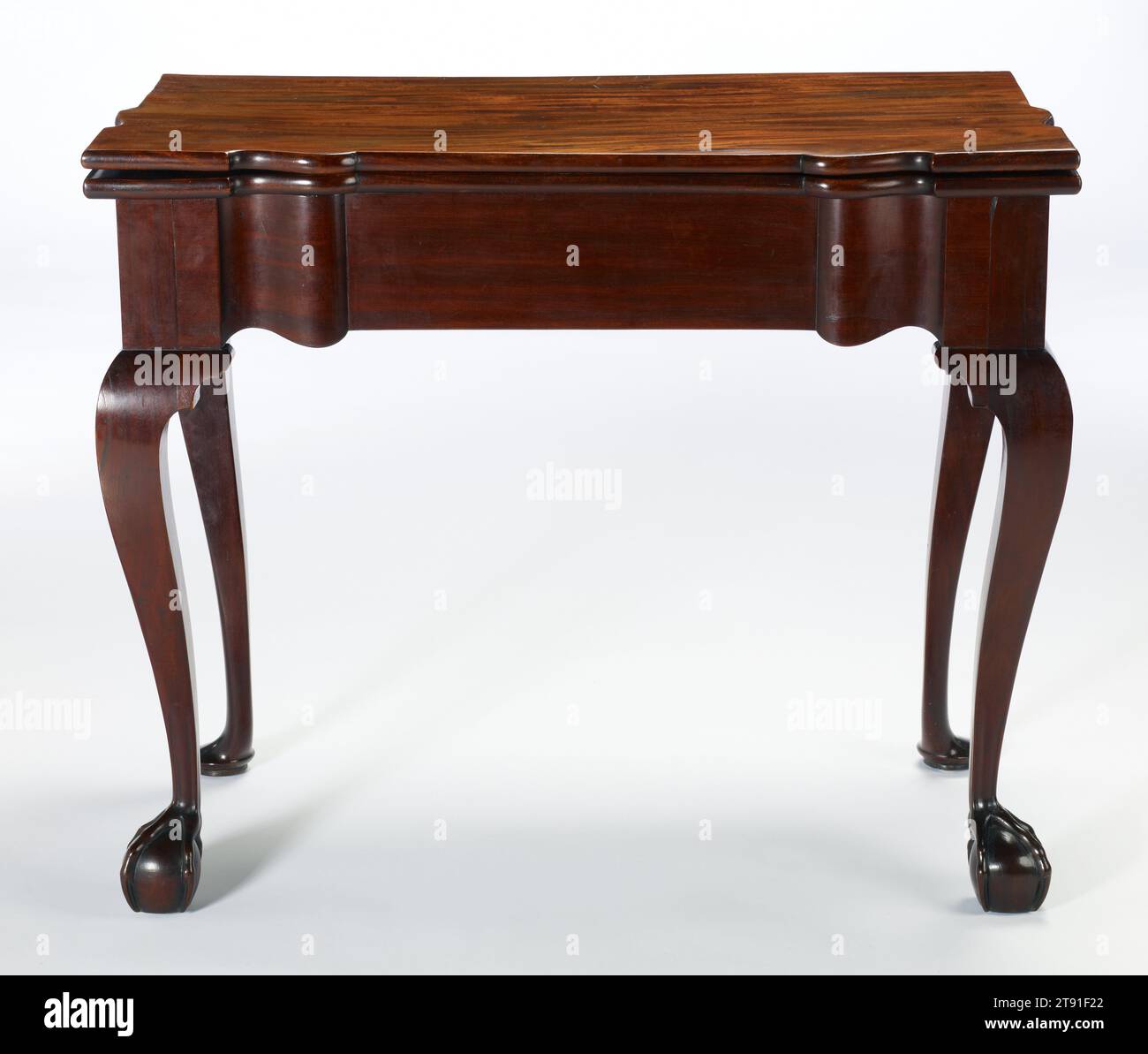 Card table, c. 1770, attributed to John Goddard, American, (Newport, Rhode Island), active 1724 - 1786, 28 1/2 x 34 x 34 in. (72.39 x 86.36 x 86.36 cm), Mahogany with maple, United States, 18th century Stock Photo