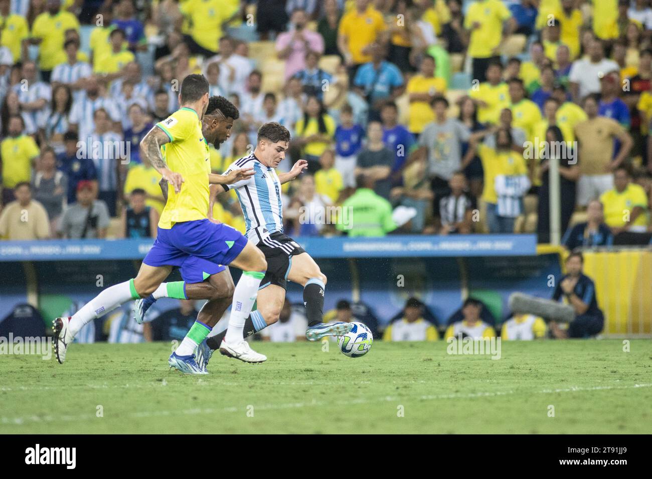 Rio De Janeiro, Brazil. 21st Nov, 2023. RIO DE JANEIRO, BRAZIL - NOVEMBER 21: Match between Brazil and Argentina as part of 2026 FIFA World Cup South American Qualification at Maracana Stadium on November 21, 2023 in Rio de Janeiro, Brazil. (Photo by Wanderson Oliveira/PxImages) Credit: Px Images/Alamy Live News Stock Photo