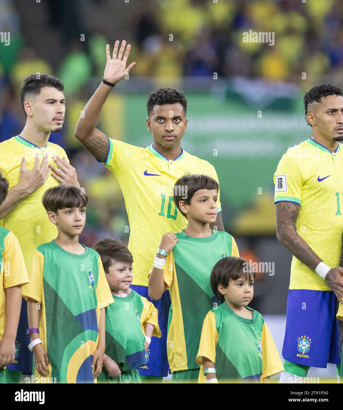 November 21, 2023, Rio de Janeiro, Rio de Janeiro, Brazil, Brazil: Rodrygo of Brazil waves before a match between Brazil and Argentina as part of 2026 FIFA World Cup South American Qualification at Maracana Stadium on November 21, 2023 in Rio de Janeiro, Brazil. (Photo by Wanderson Oliveira/PxImages) (Credit Image: © Wanderson Oliveira/PX Imagens via ZUMA Press Wire) EDITORIAL USAGE ONLY! Not for Commercial USAGE! Credit: ZUMA Press, Inc./Alamy Live News Stock Photo