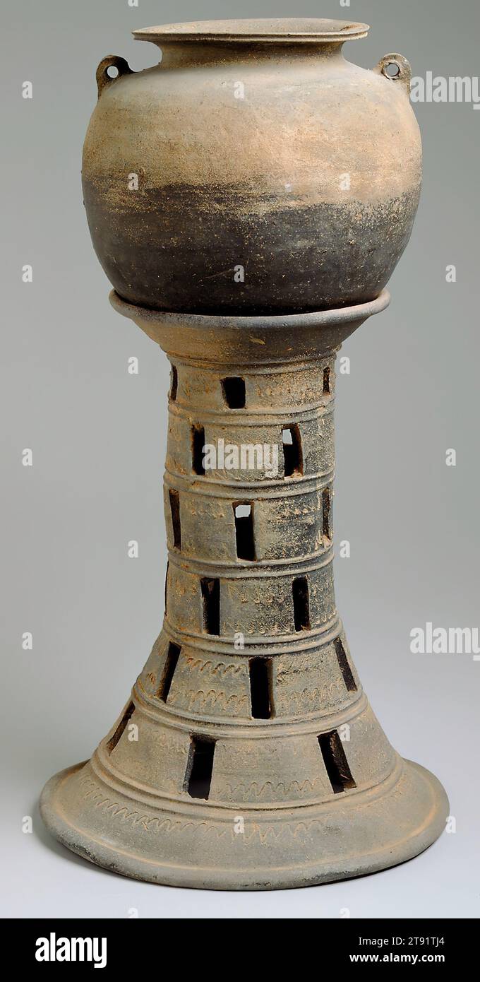 A closer look at Korean Bamboo Patterned Earthenware Platters With Stands