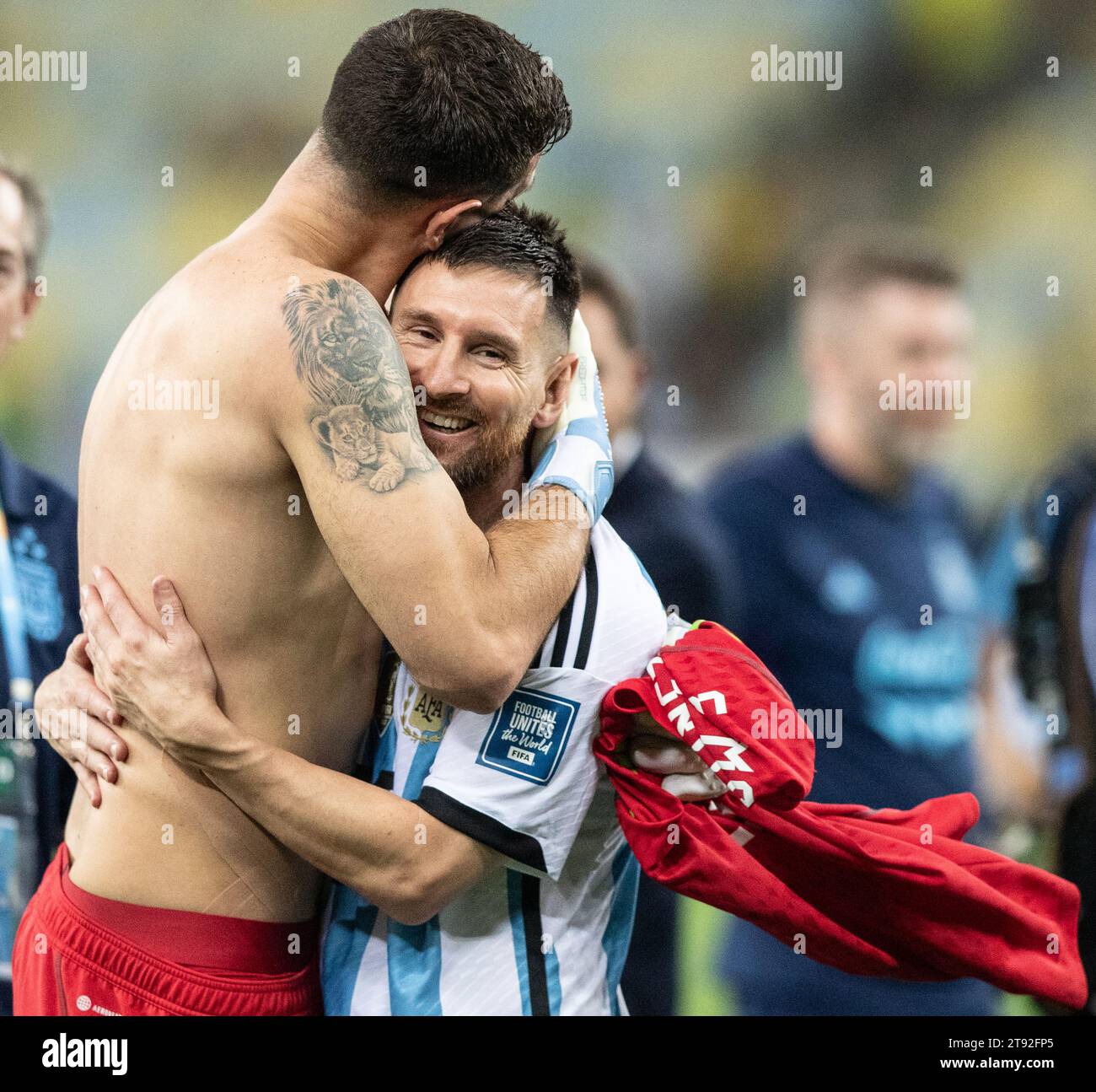 Rio De Janeiro, Brazil. 21st Nov, 2023. Lionel Messi (R) and Emiliano Mart¨ªnez of Argentina celebrate during the 2026 World Cup qualifier match between Brazil and Argentina at the Maracana stadium in Rio de Janeiro, Brazil, on Nov. 21, 2023. Credit: Wang Tiancong/Xinhua/Alamy Live News Stock Photo