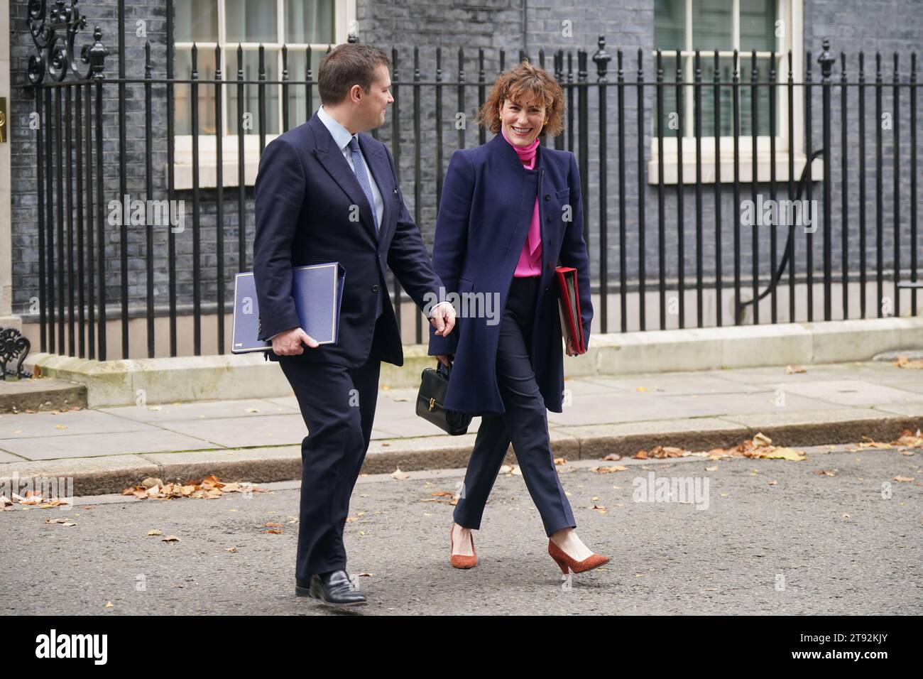 Minister for Immigration Robert Jenrick (left) and Health Secretary Victoria Atkins departing Downing Street, London, following a Cabinet meeting. Picture date: Wednesday November 22, 2023. Stock Photo