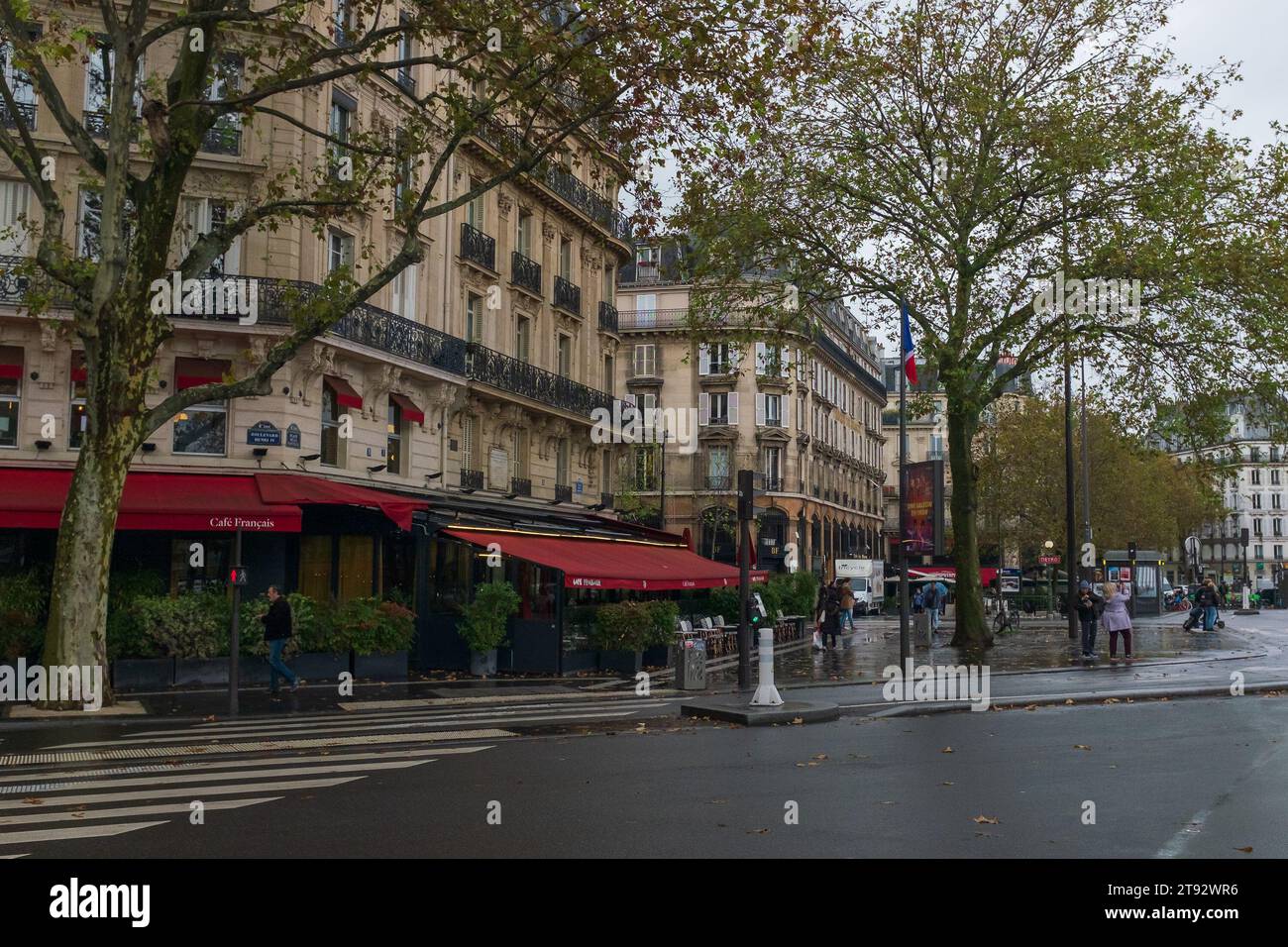 Paris, France, 2023. The Café Français, a Parisian brasserie located place de la Bastille, on a rainy autumn day Stock Photo