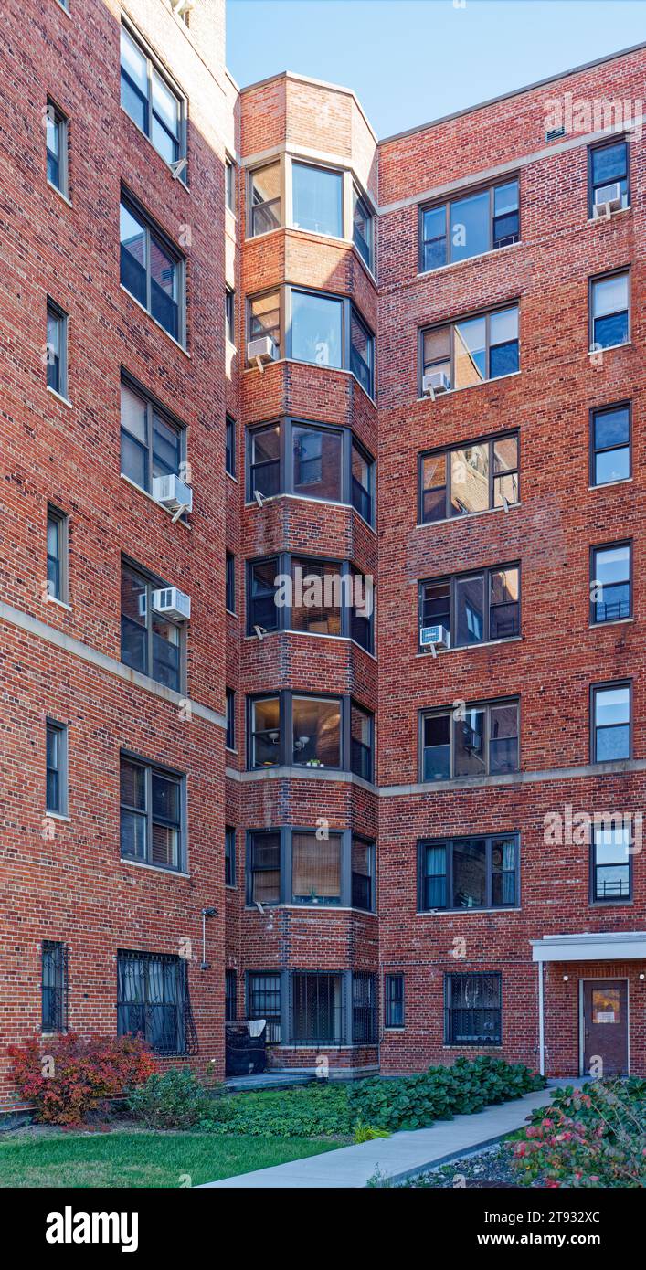 River Arts Apartments, in Manhattan’s Washington Heights neighborhood, is a cooperative complex