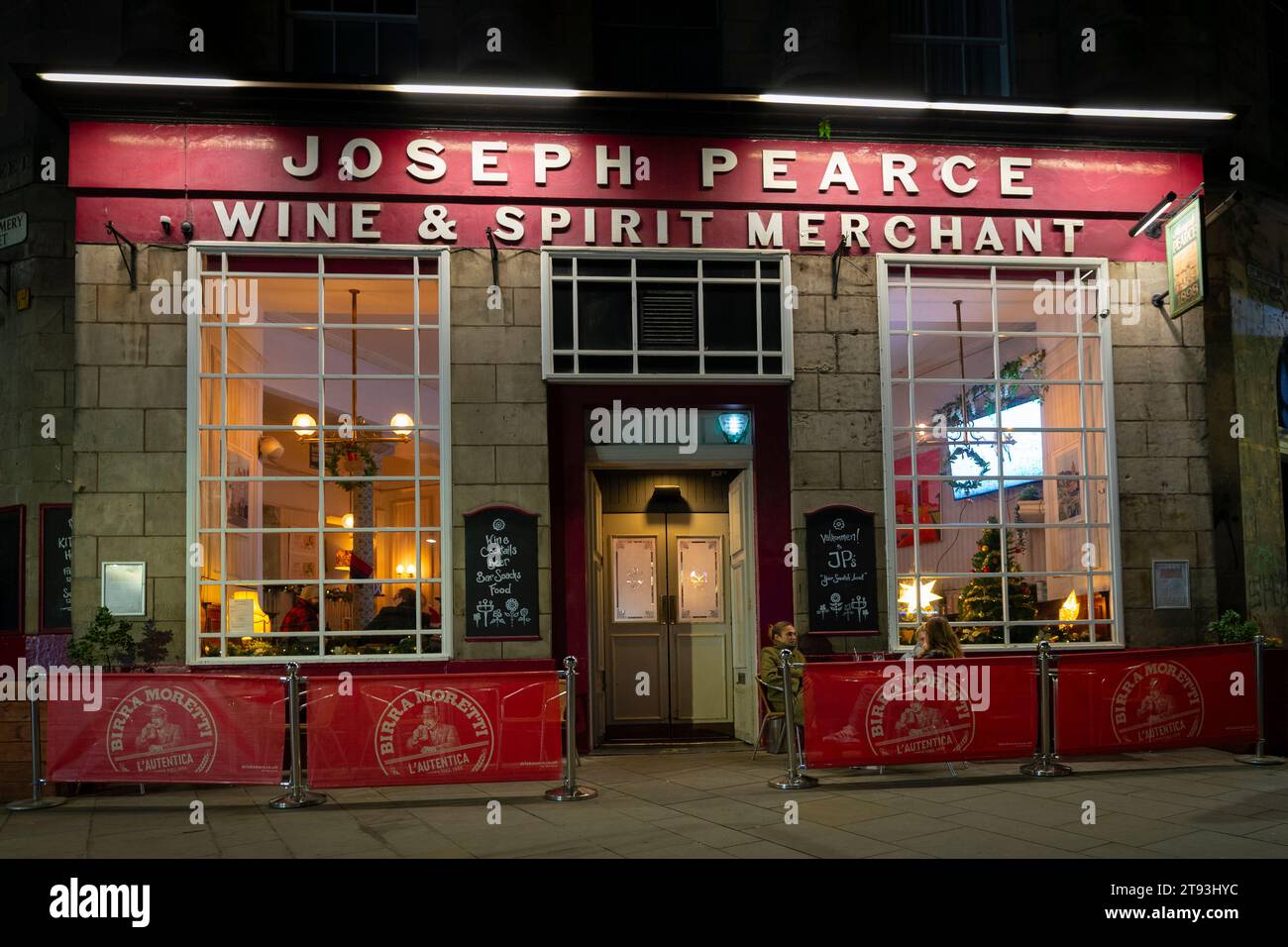 Exterior of Joseph Pearce bar on Elm Row in Edinburgh, Scotland, UK Stock Photo