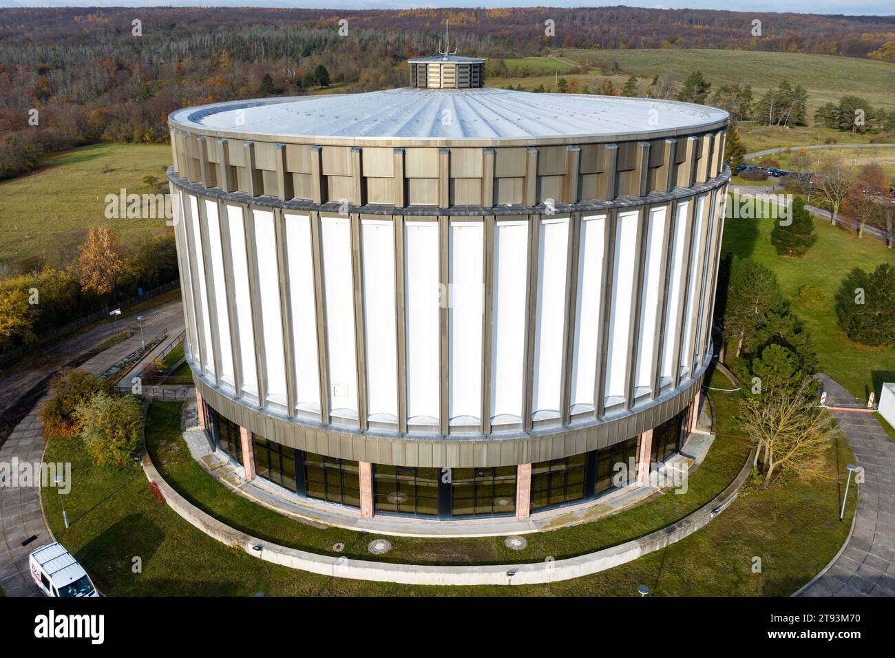 Bad Frankenhausen, Germany. 22nd Nov, 2023. The Panorama Museum, photographed with a photo drone, is to be renovated before the 500th anniversary of the Peasants' Wars in 2025. The exterior concrete structure of the museum, the 'weather shell', needs to be renewed. The building houses a monumental painting on the German Peasants' War by Leipzig painter Werner Tübke. Credit: Michael Reichel/dpa/Alamy Live News Stock Photo