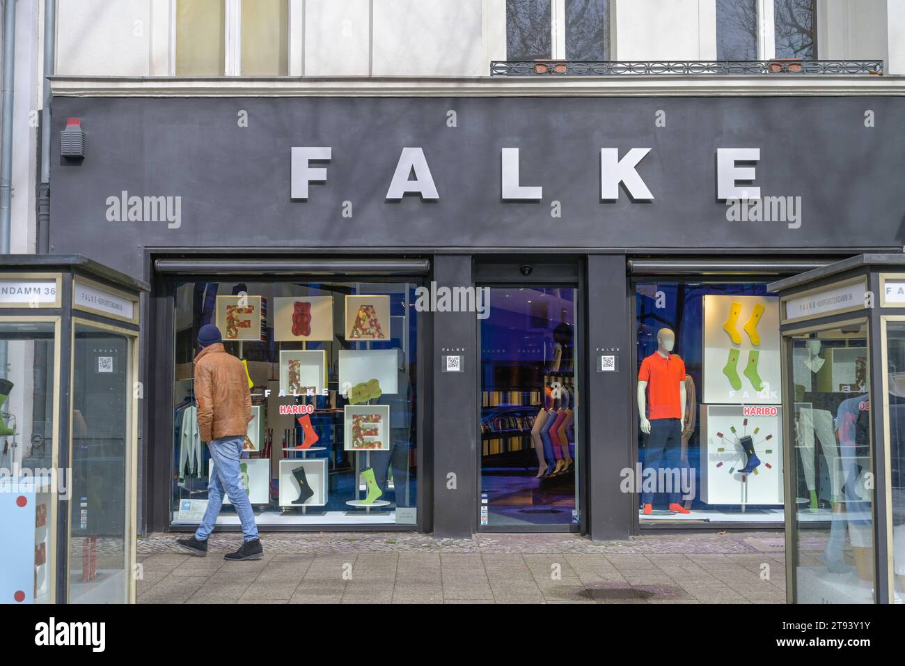 Falke shop hi-res stock photography and images - Alamy