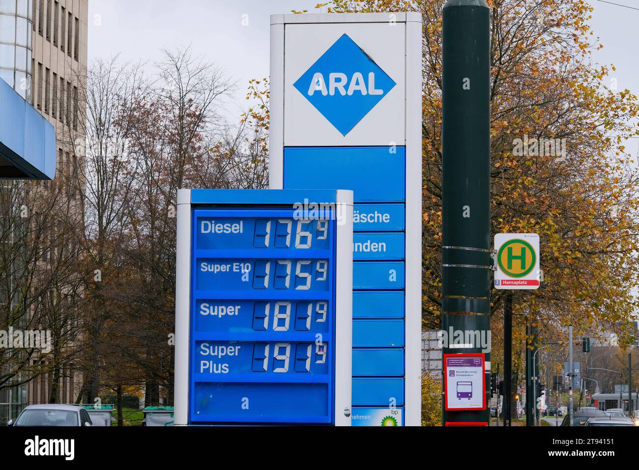 Aral tankstelle hi-res stock photography and images - Page 2 - Alamy