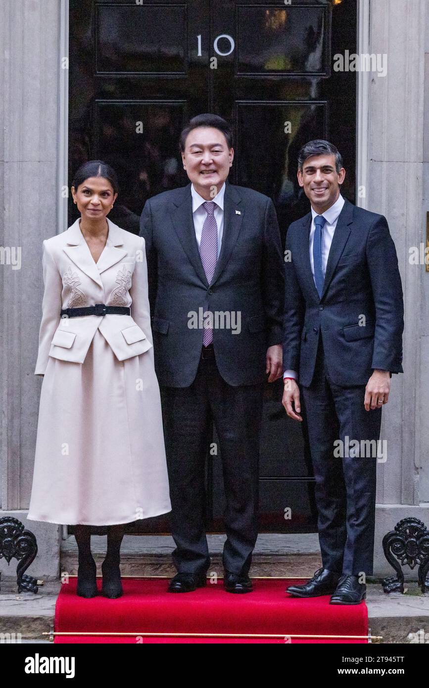 Downing Street, London, UK. 22nd November 2023.  British Prime Minister, Rishi Sunak, together with his wife, Akshata Murty, welcomes the President of the Republic of Korea, His Excellency Yoon Suk Yeol, to Downing Street, London, UK. Photo by Amanda Rose/Alamy Live News Stock Photo