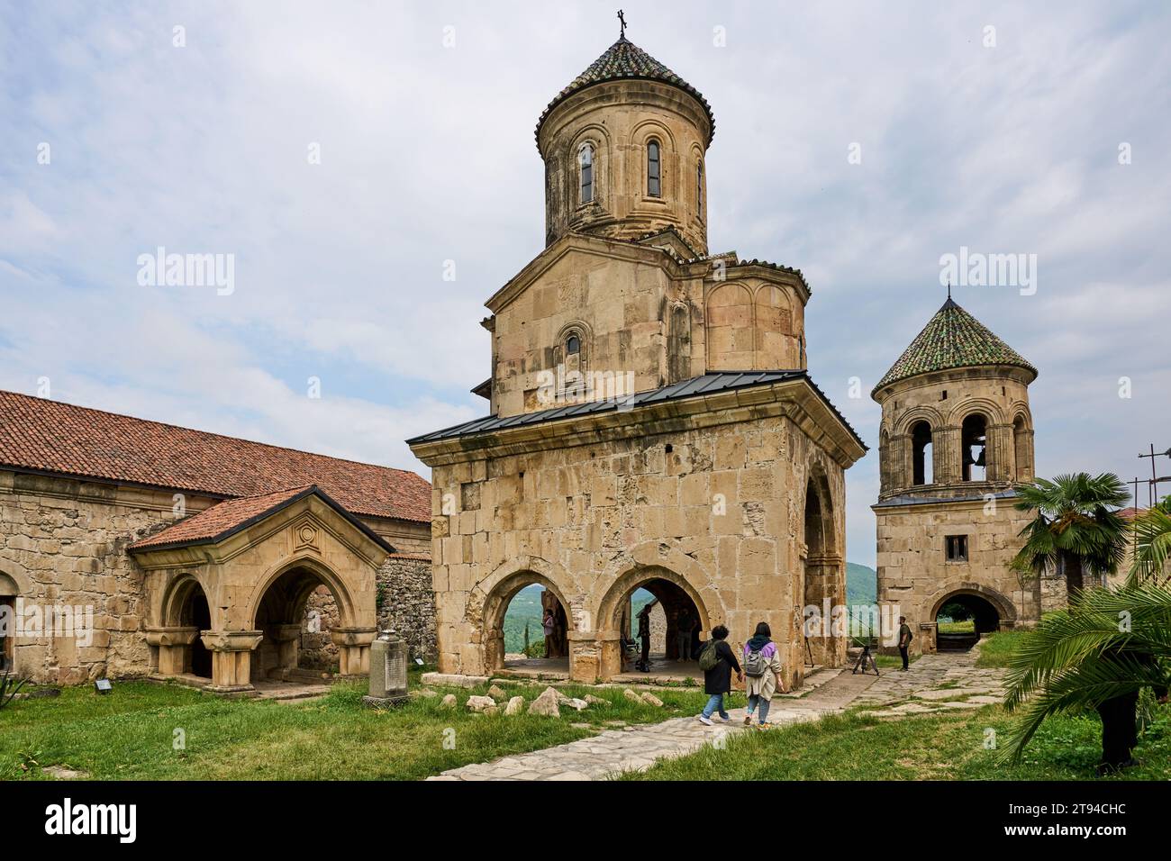 Kloster Gelati, St.-Nikolaus-Kirche, rechts der Glockenturm, nahe Kutaissi, Motsameta, Imeretien, Georgien Stock Photo