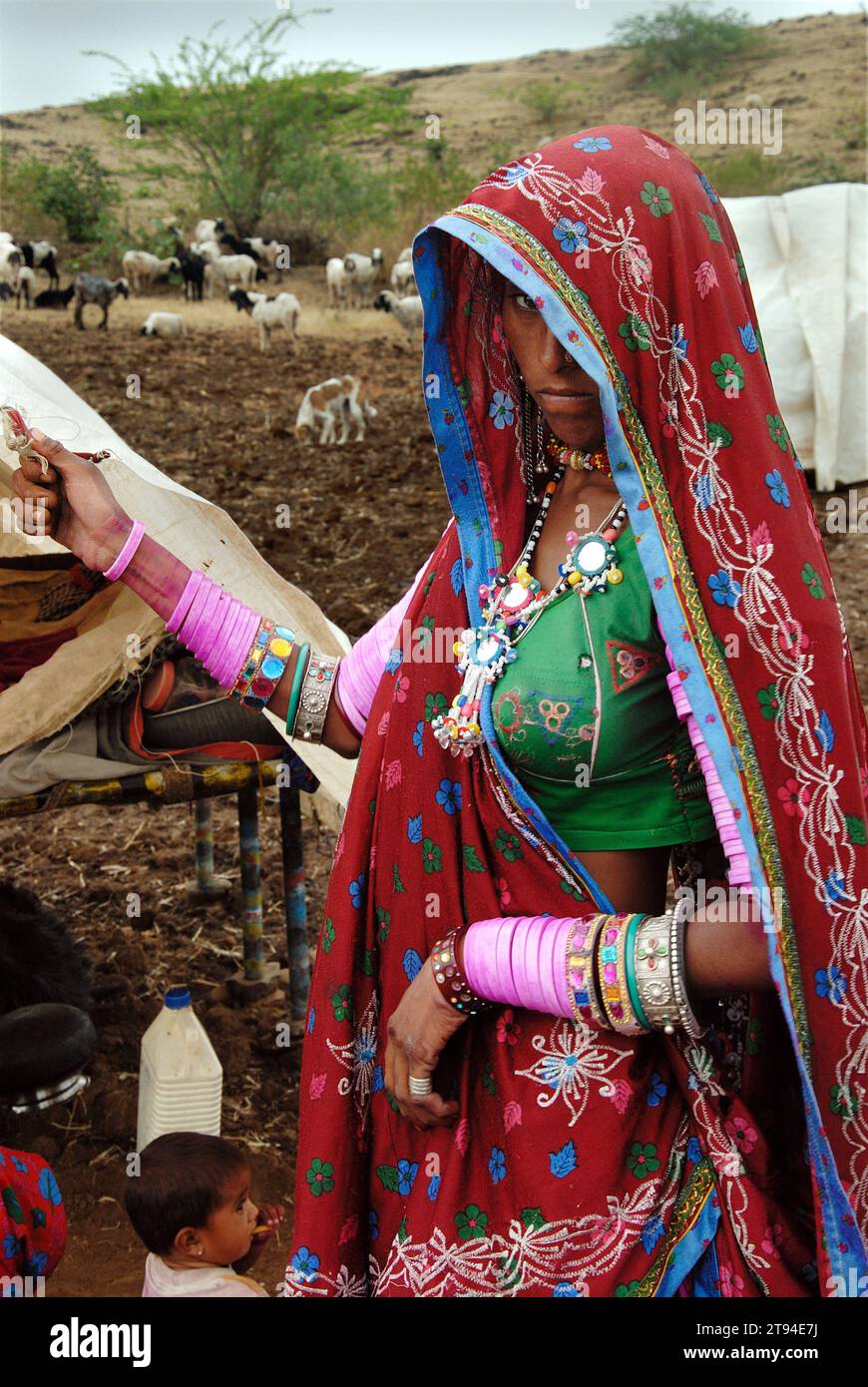 India women group rural hi-res stock photography and images - Page