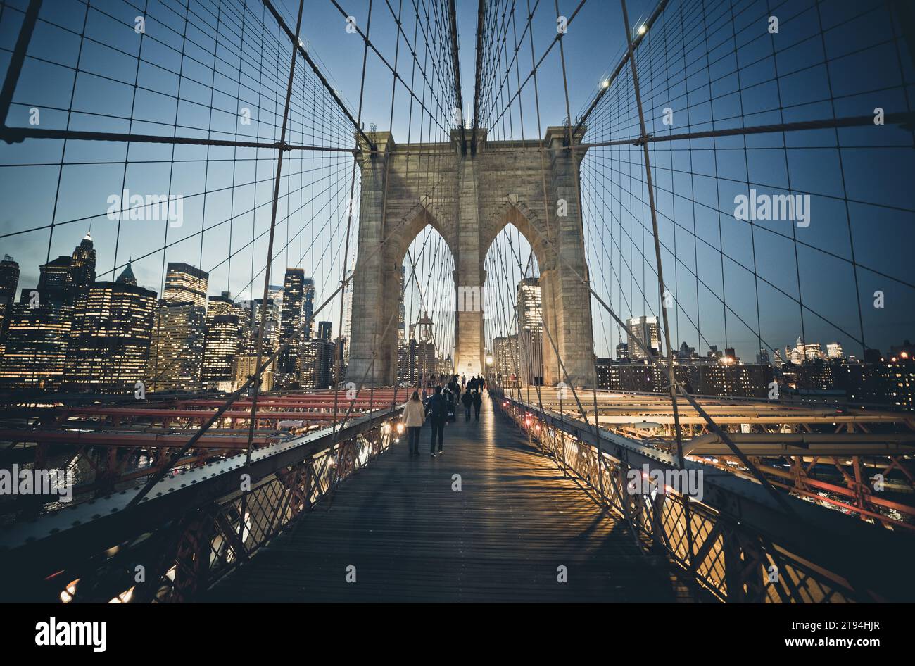 Image of the Brooklyn Bridge at night Stock Photo - Alamy