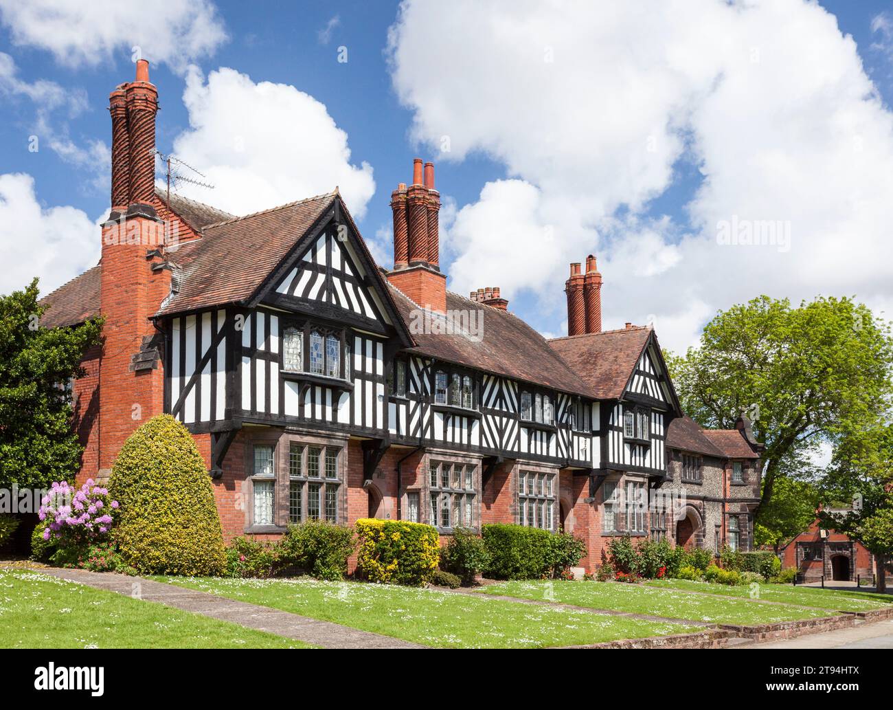 A row of cottages on Park Road, Port Sunlight, including Bridge Cottage (furthest). Stock Photo