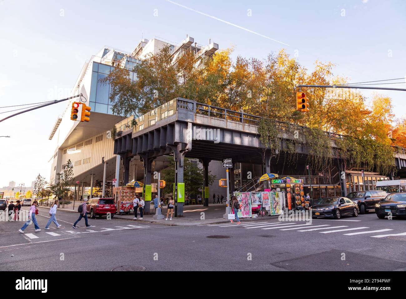 High Line (southern end), Gansevoort Street in the Meatpacking District ...