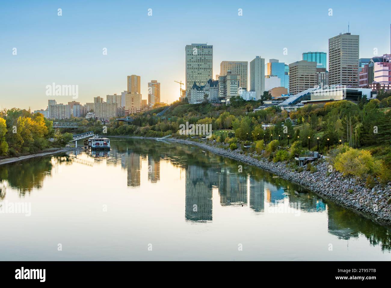 Edmonton, Canada, September 18, 2023: View to downtown against sun in fall season with low sun light Stock Photo