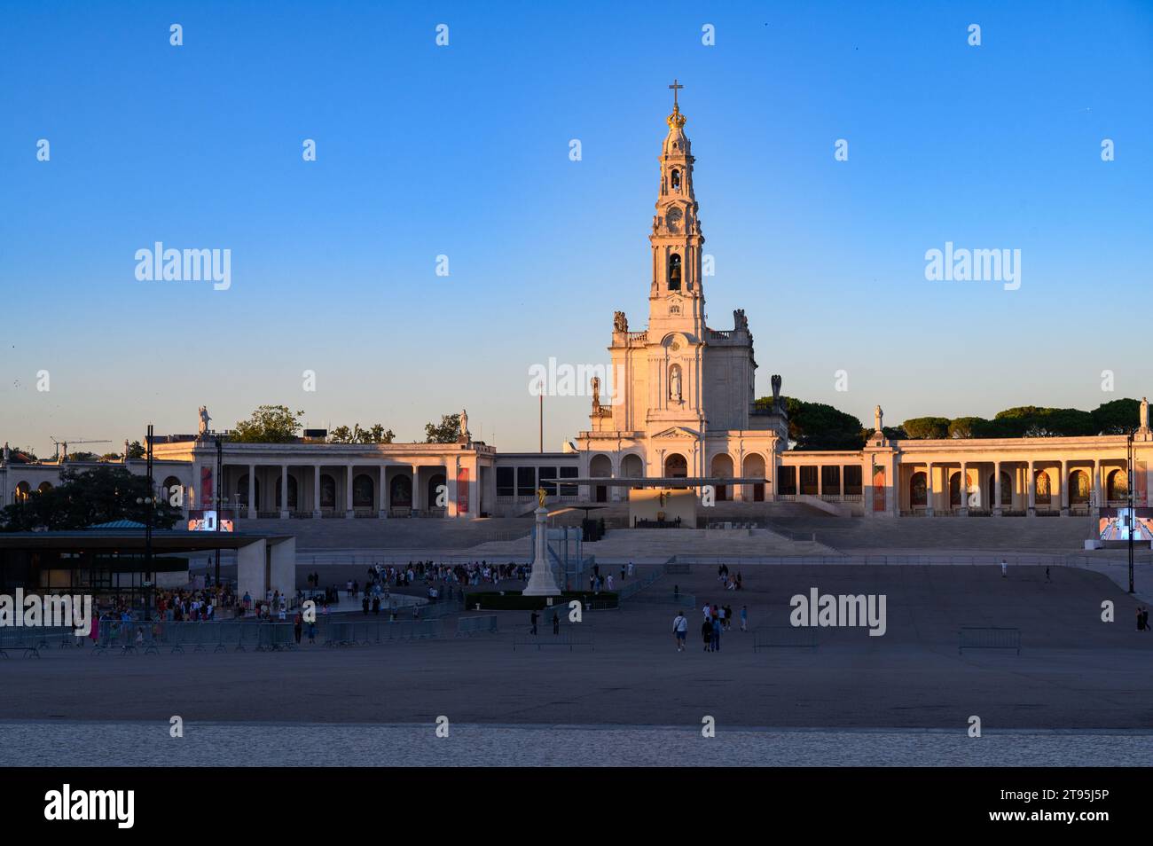 sanctuary of our lady of fátima