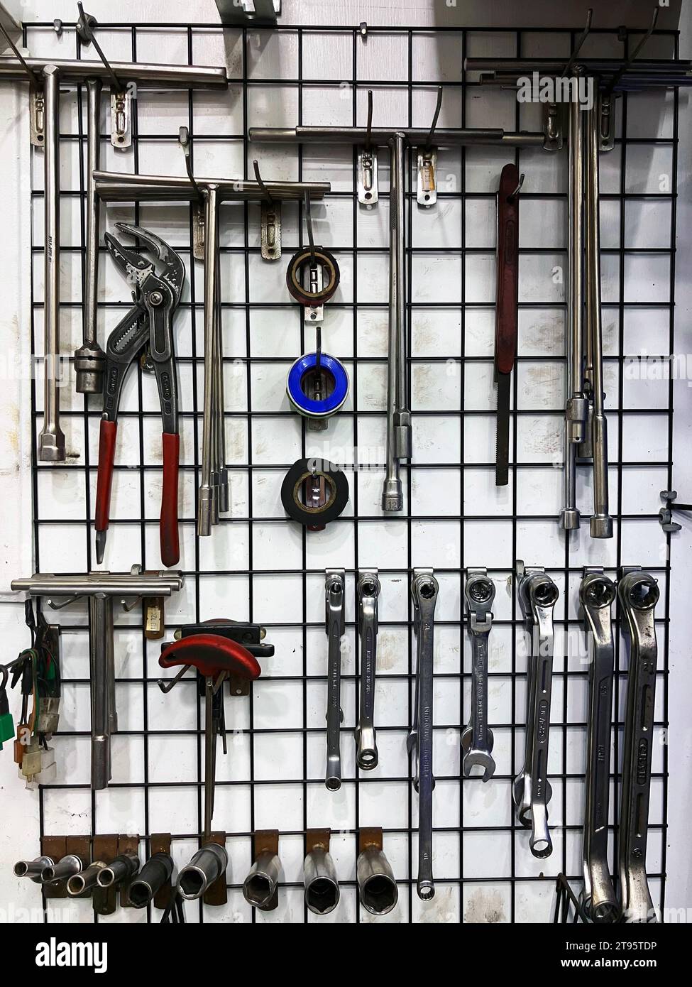 Garage equipment hi-res stock photography and images - Alamy