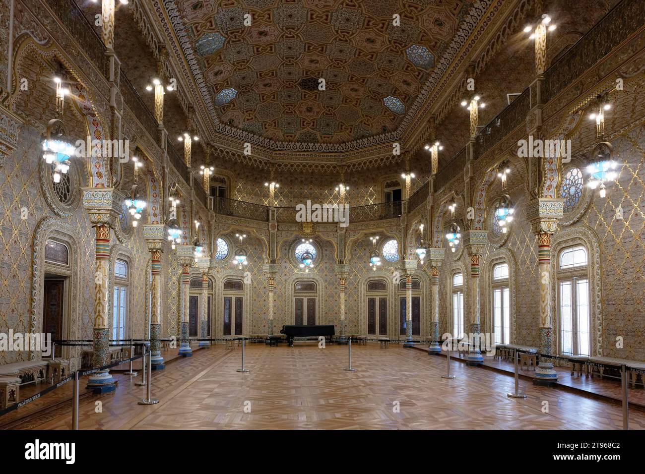 Salao Arabe, Palacio da Bolsa (Stock Exchange Palace), Regadas, Porto,  Portugal Stock Photo - Alamy