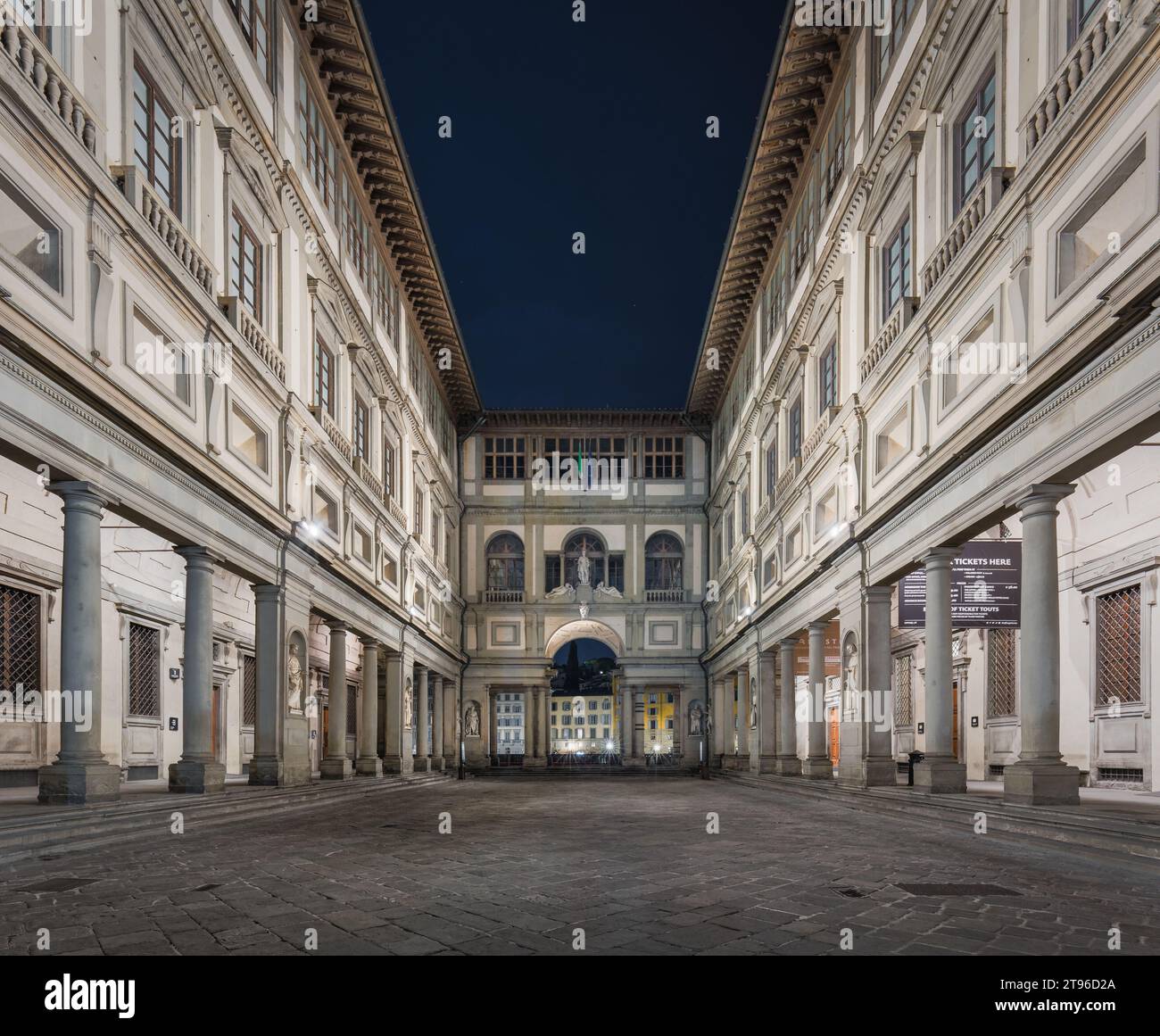 Urban perspectives. Like  in a Renaissance painting. Piazzale degli Uffizi. Firenze Stock Photo