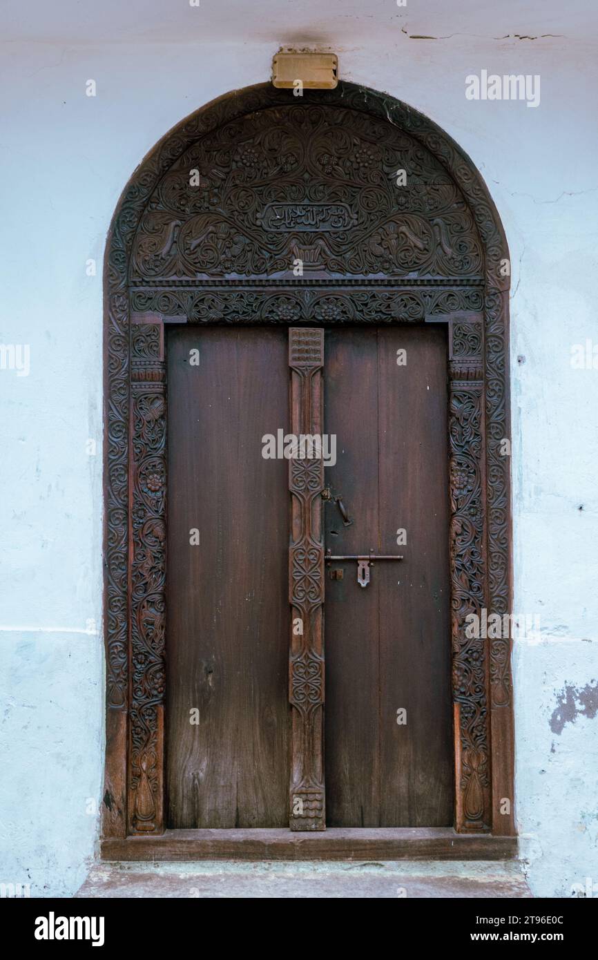 Omani style wooden carved door in Lamu Isalnd, Kenya Stock Photo Alamy