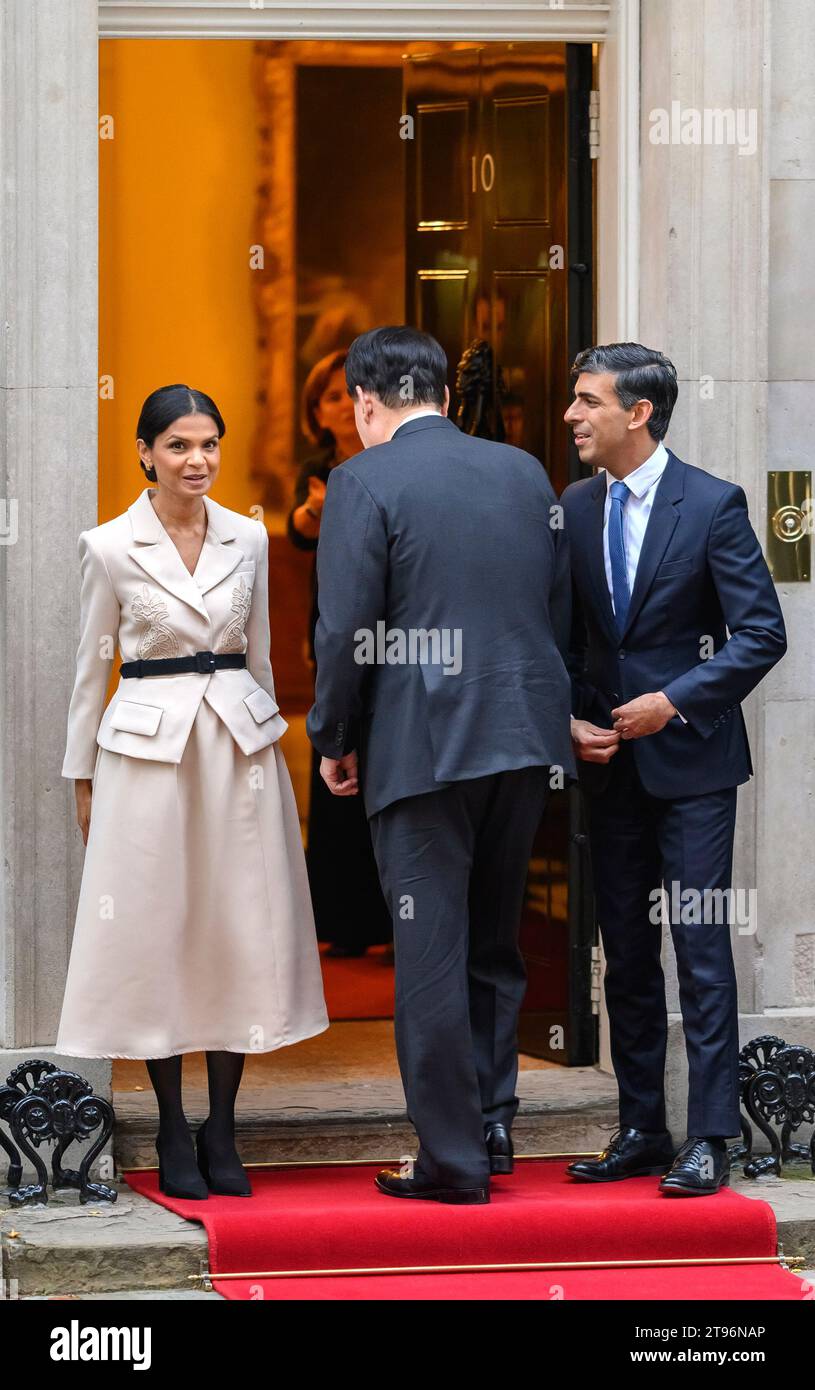 Yoon Suk Yeol, President of South Korea, meets Prime Minister Rishi Sunak and his wife Akshata Murty at 10 Downing Street during a state visit, 22nd N Stock Photo