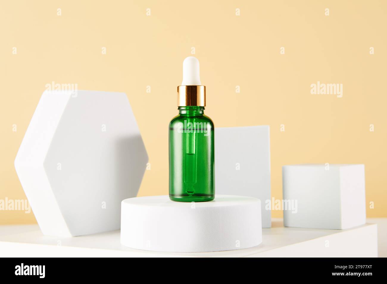 Gold container hi-res stock photography and images - Alamy