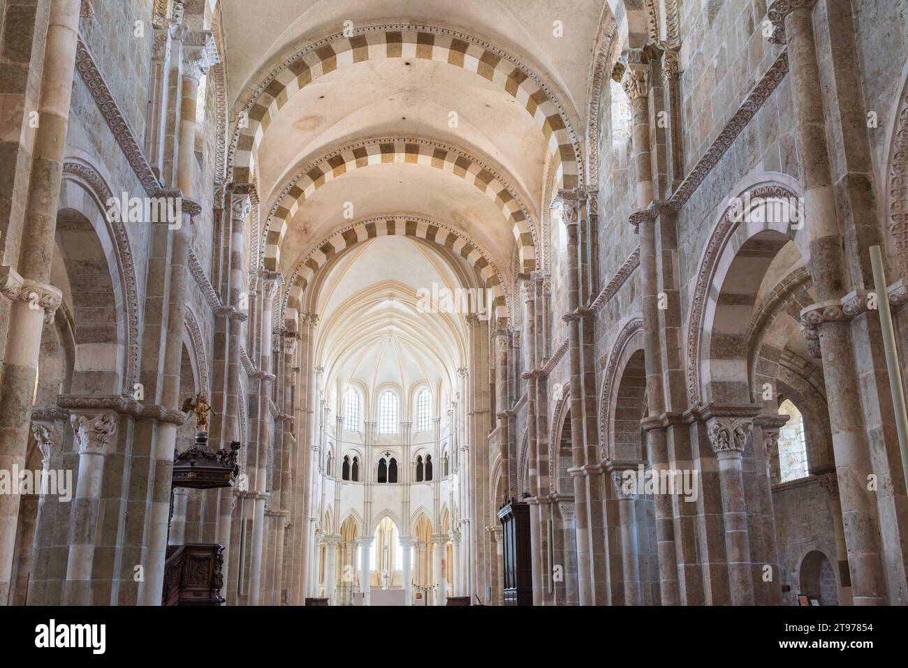 Vezelay, FRANCE - July 20, 2023: Nave and altar of landmark Saint Mary ...