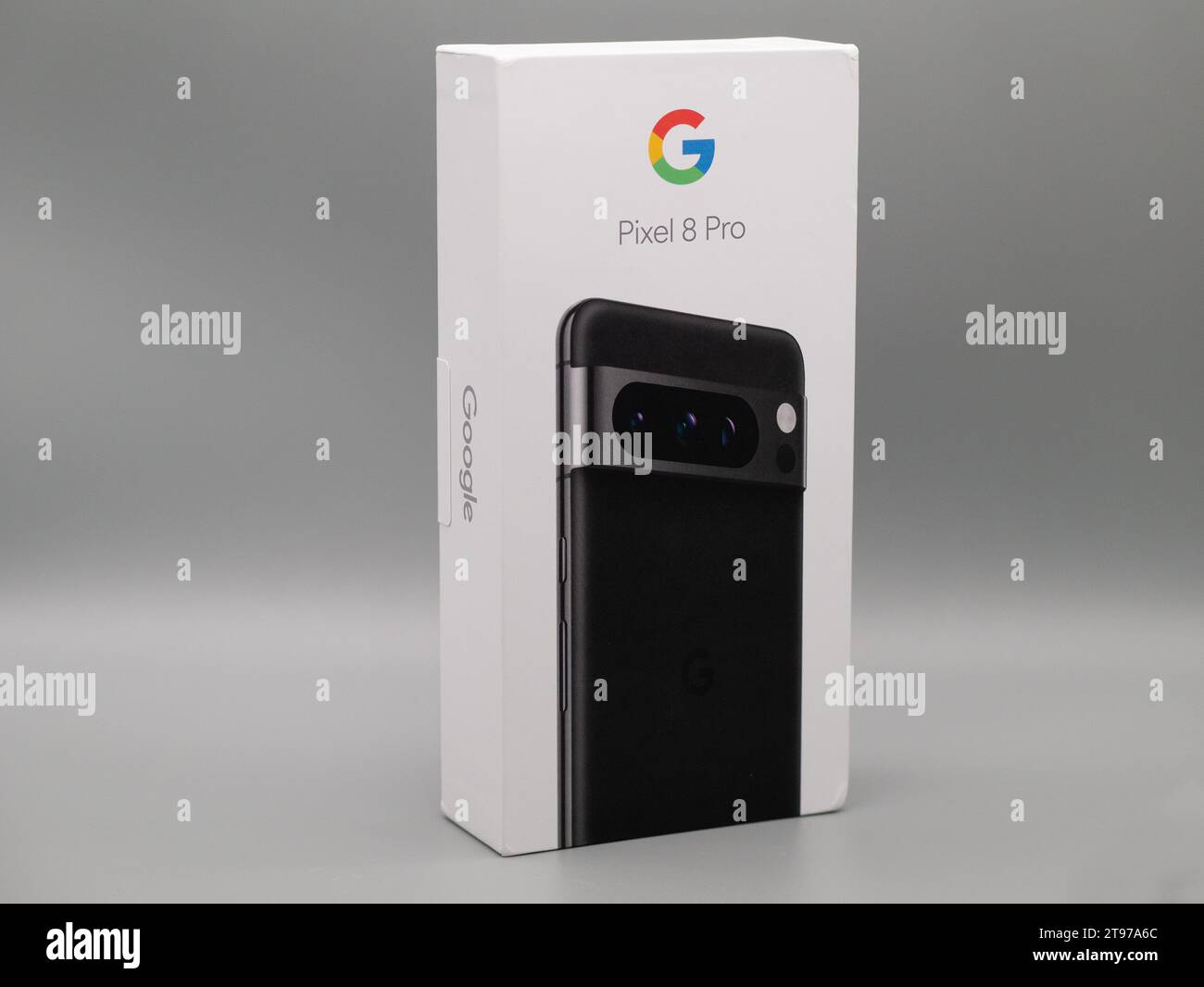 Pixel 8 pro box hi-res stock photography and images - Alamy