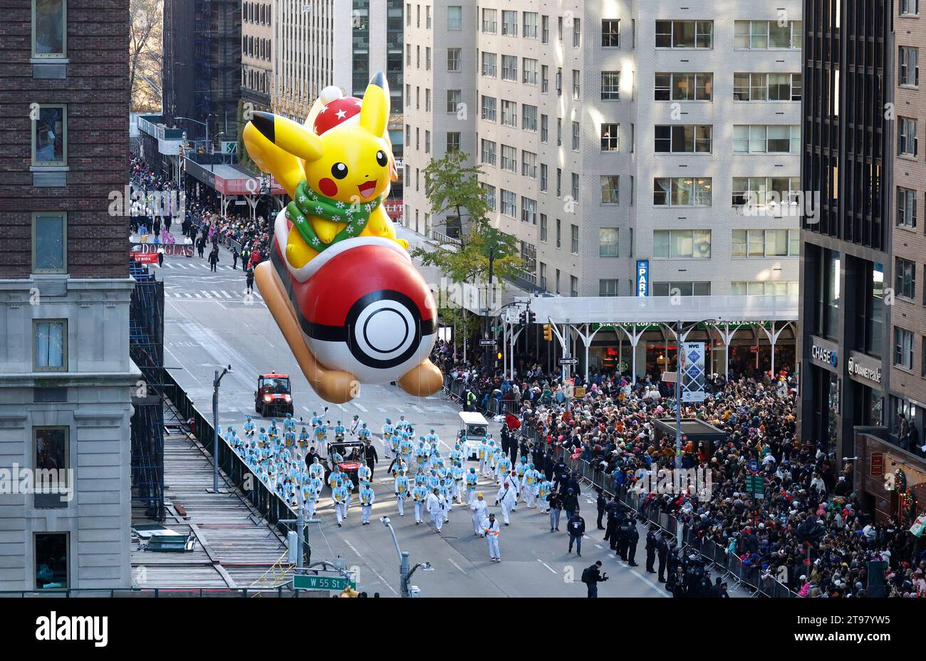 Pikachu balloon macys thanksgiving parade hi-res stock photography and  images - Page 2 - Alamy