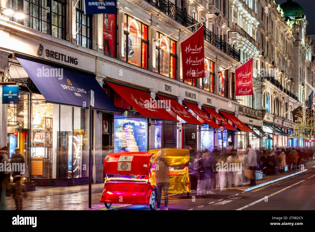 The new Smart Pixelator during the Hamleys Christmas toy showcase at  Hamleys, Regent Street, London Stock Photo - Alamy