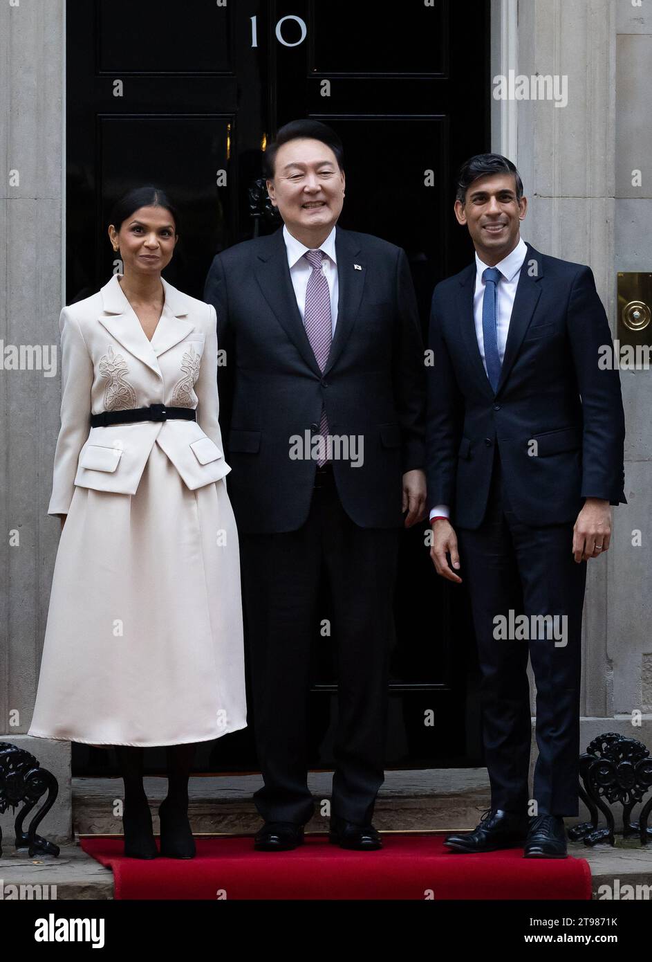 London, UK. 22nd Nov, 2023. British Prime Minister Rishi Sunak and wife Akshata Murthy greet the President of South Korea Yoon Suk Yeol outside 10 Downing Street in London ahead of a bilateral meeting. Credit: SOPA Images Limited/Alamy Live News Stock Photo